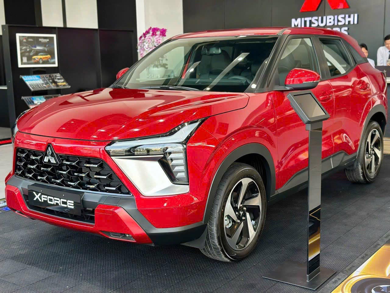 mitsubishi xforce premium 1