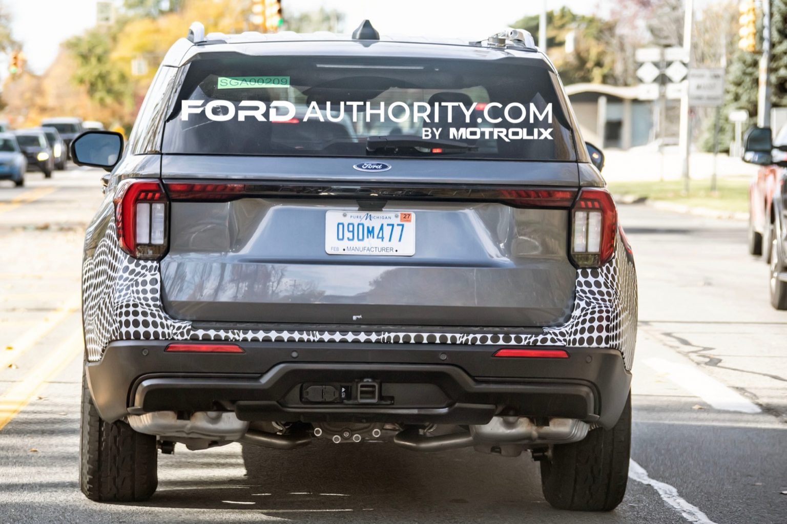 2025 ford explorer tremor prototype spy shots october 2024 exterior 014 rear tow hitch 1536x10231