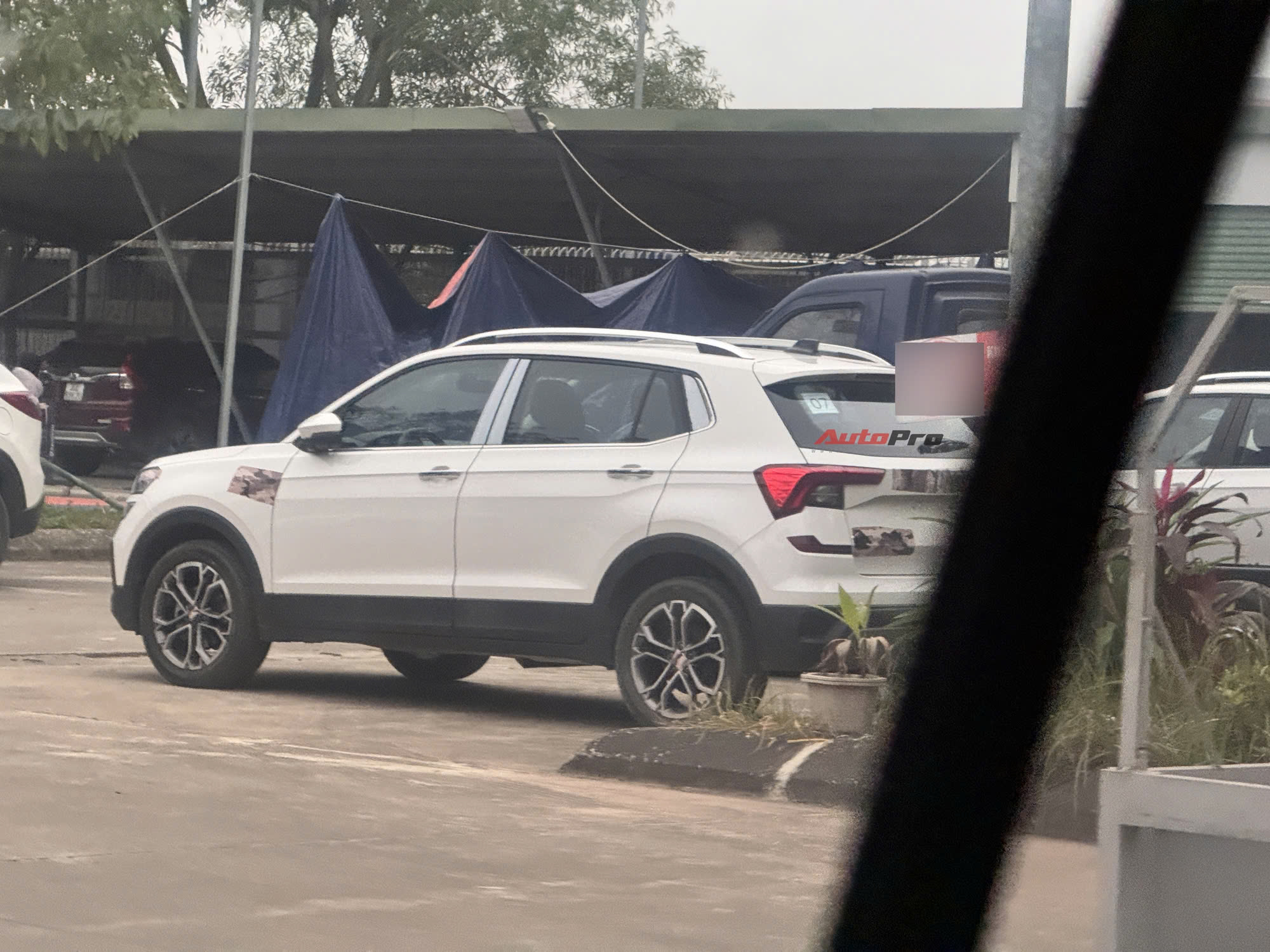 z64169559935132bc372143eb608ed76ed6b2167309786