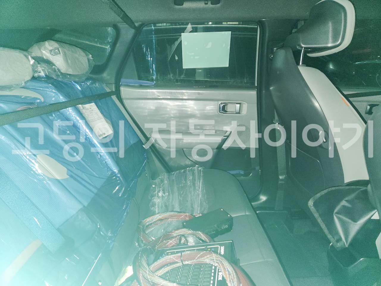 new gen kia seltos interiors spied 8