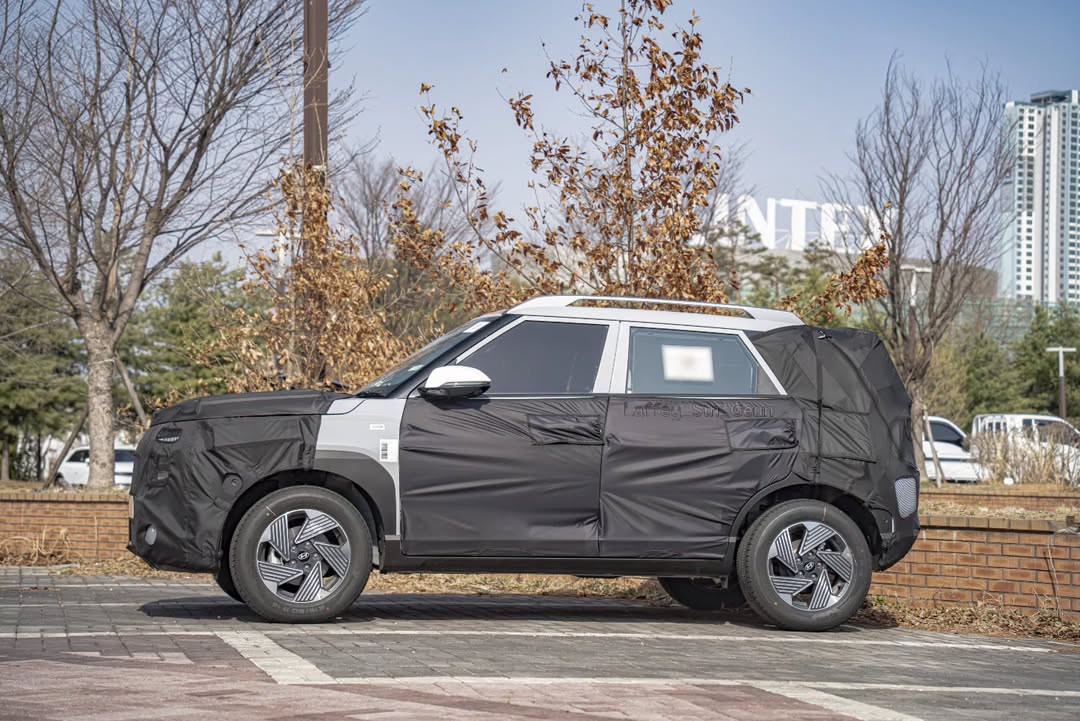 hyundai venue the he moi 4