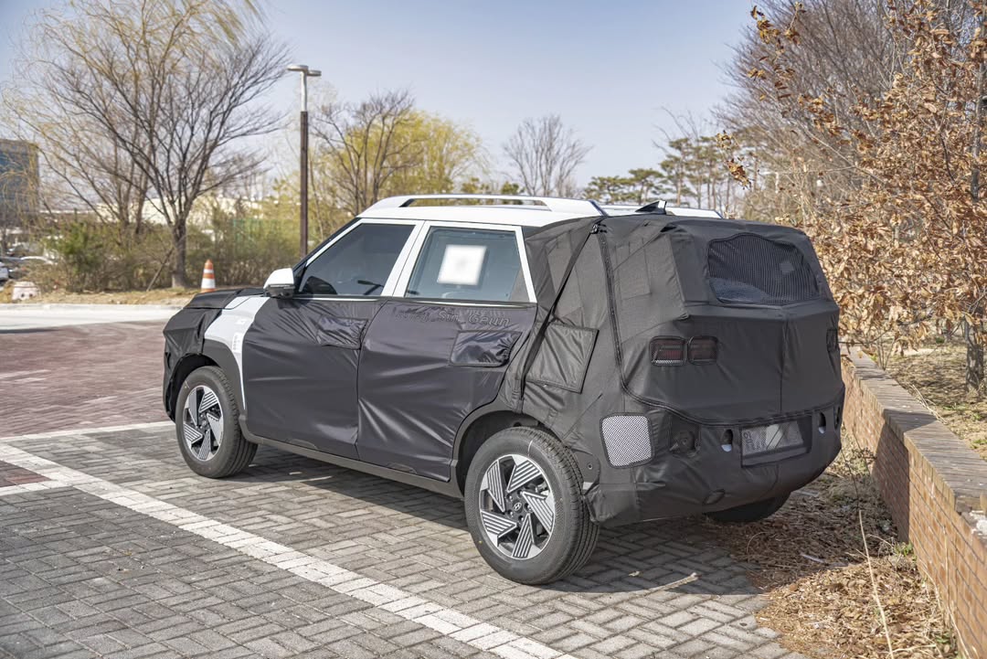 hyundai venue the he moi 5