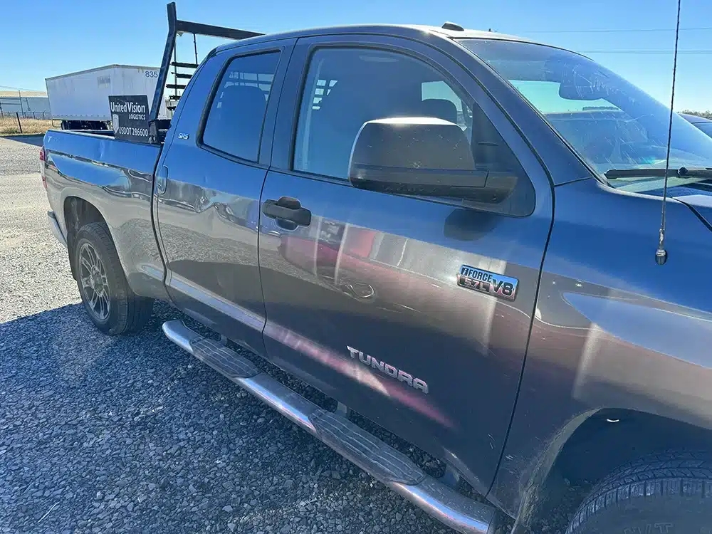 toyota tundra 1 trieu dam 2