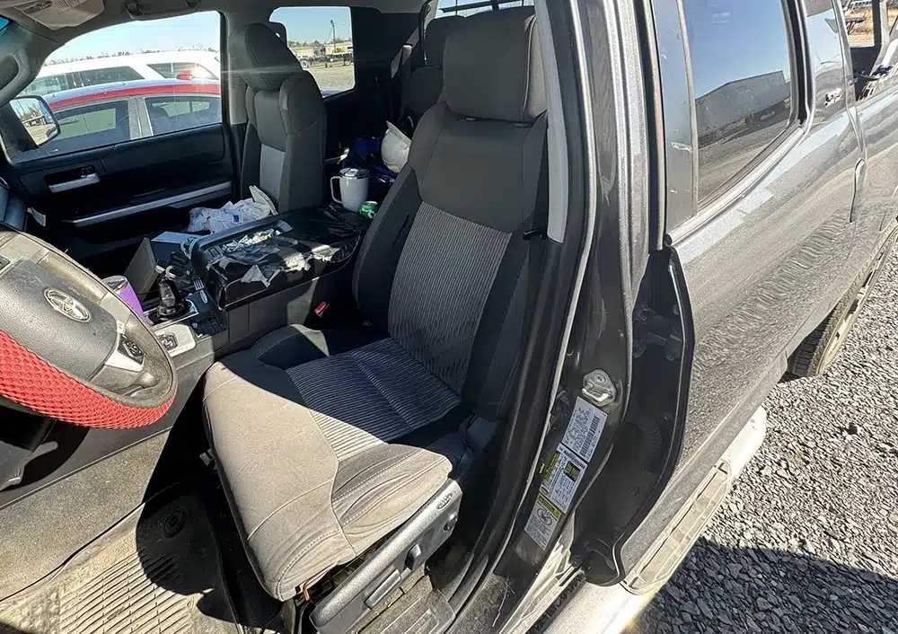 toyota tundra 1 trieu dam 4