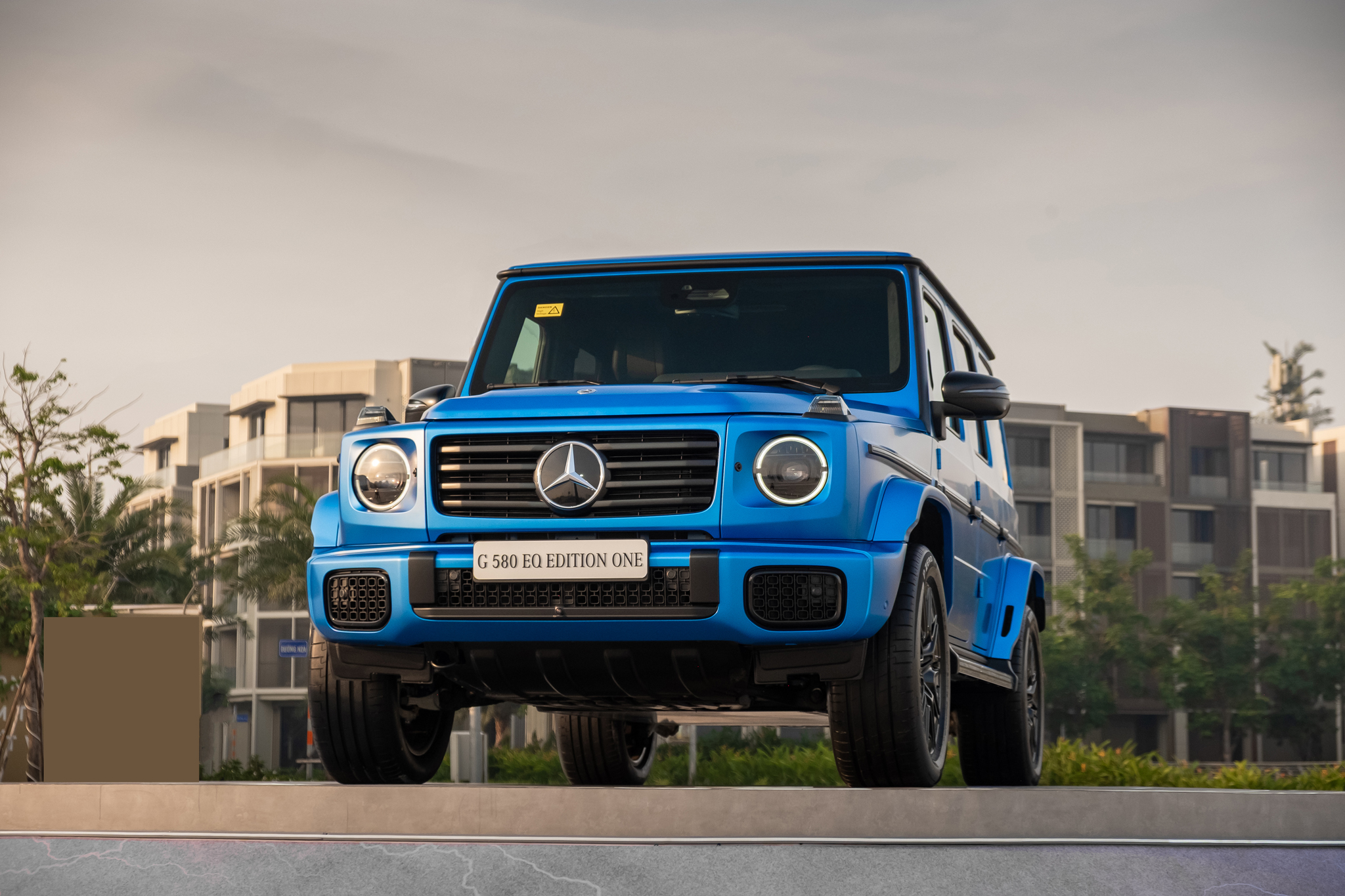 mercedes benz g 580 eq 2