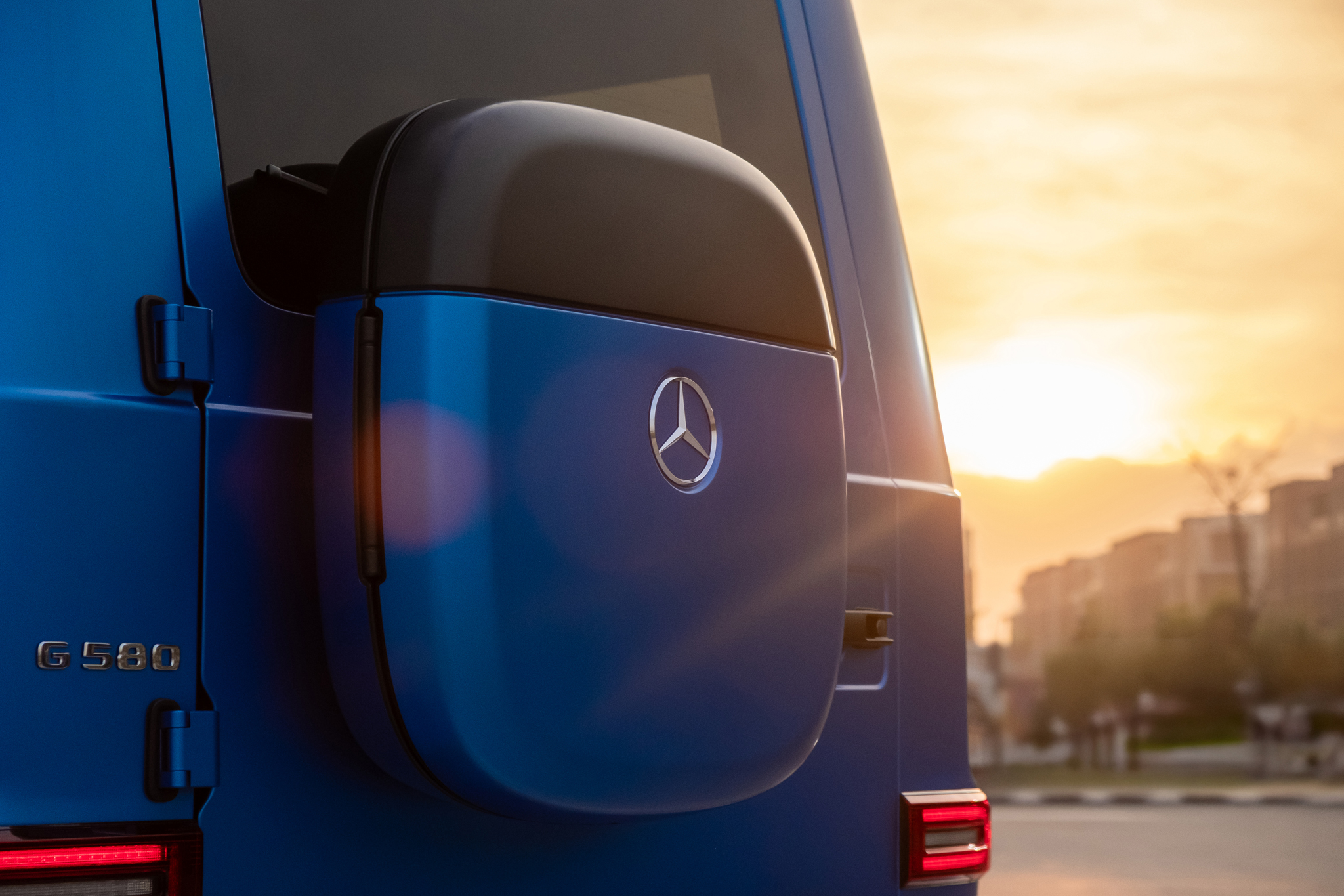 mercedes benz g 580 eq 29