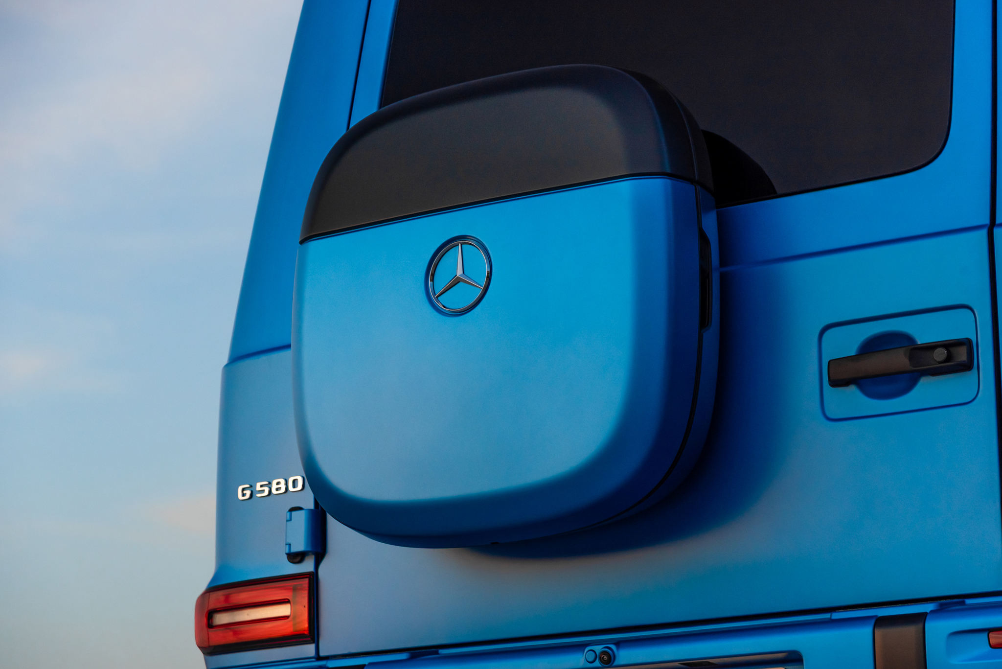 mercedes benz g 580 eq 37