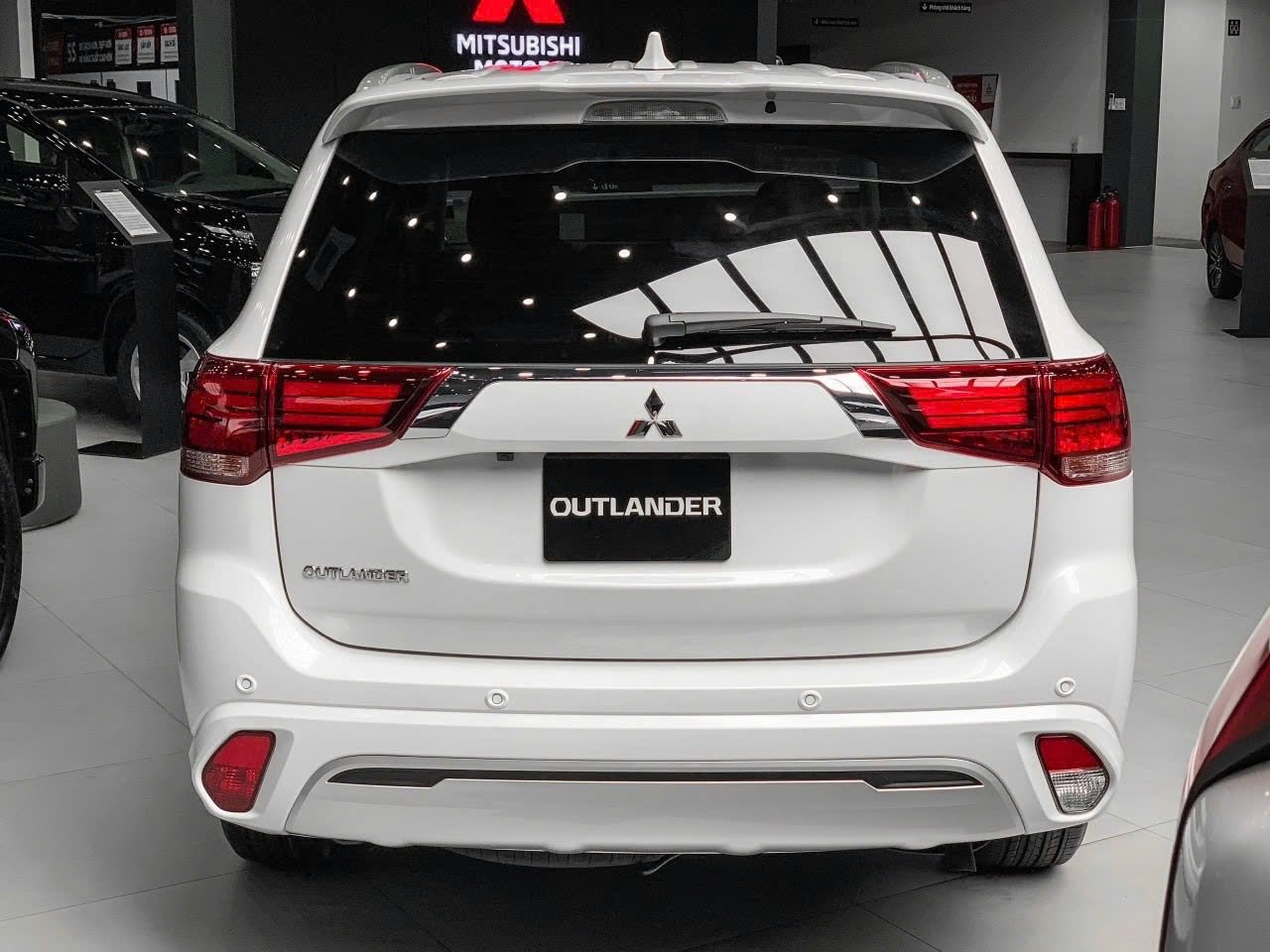 mitsubishi outlander 3