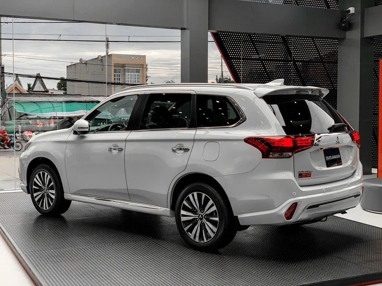 mitsubishi outlander 41