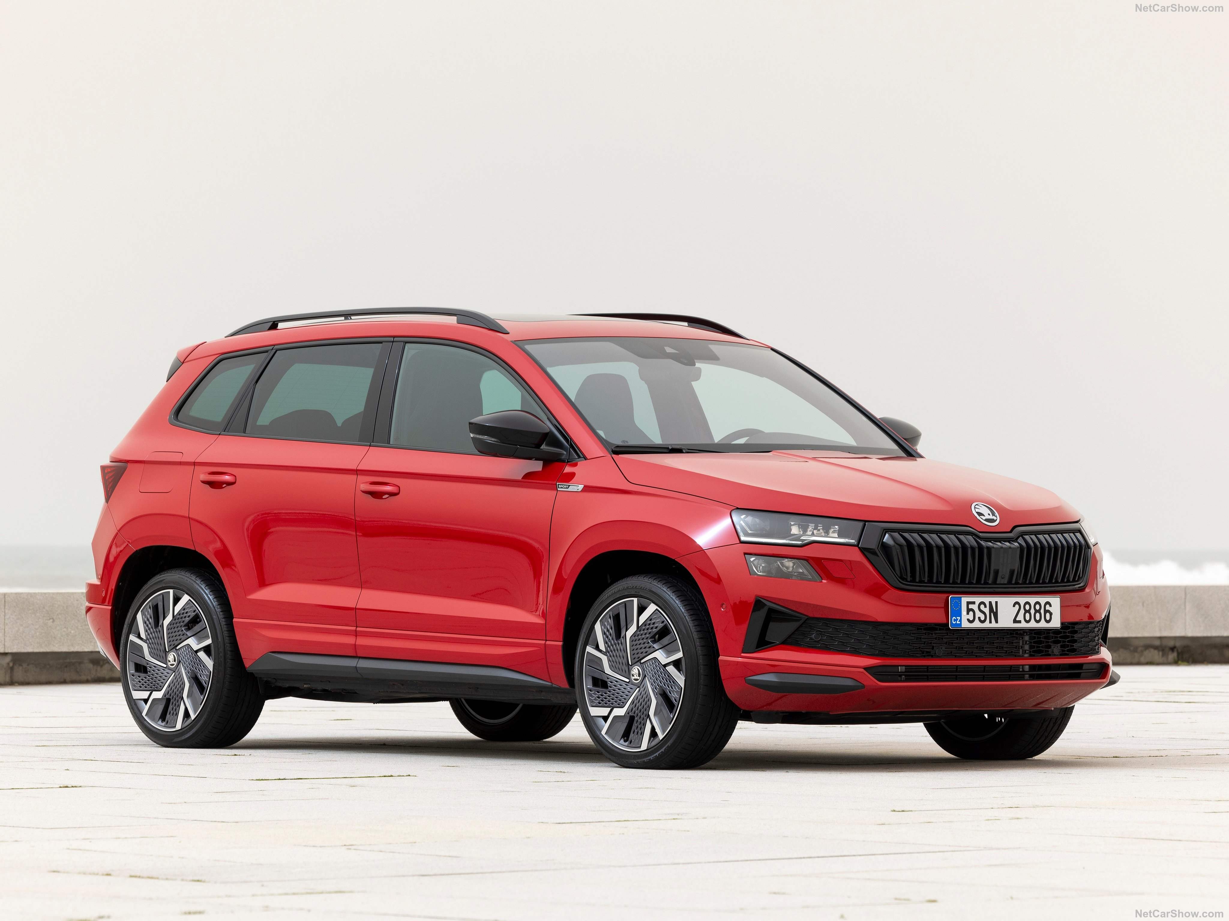 skoda karoq 2022 frontthree quarterdbf3e825