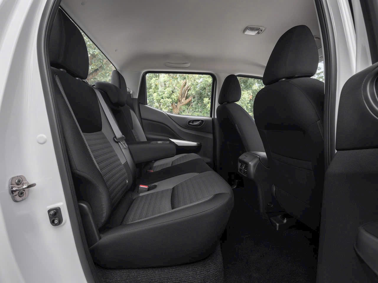 nissan navara 7