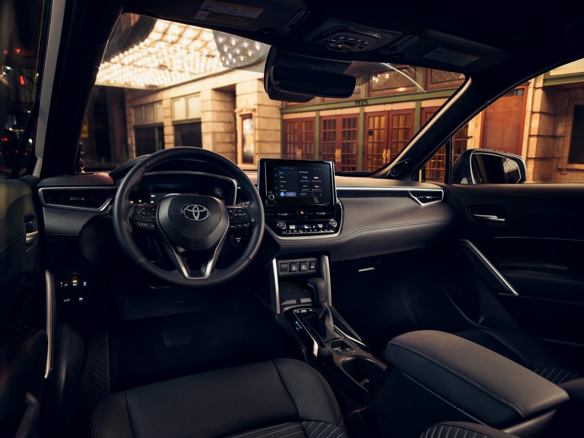 toyota 2025 corolla cross hybrid