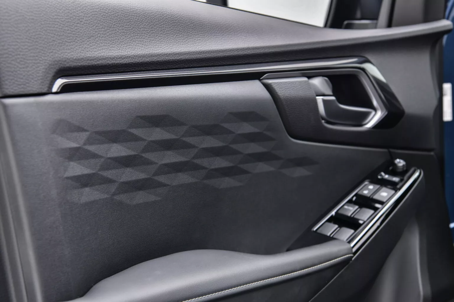 isuzu d max ev 11 1536x1024