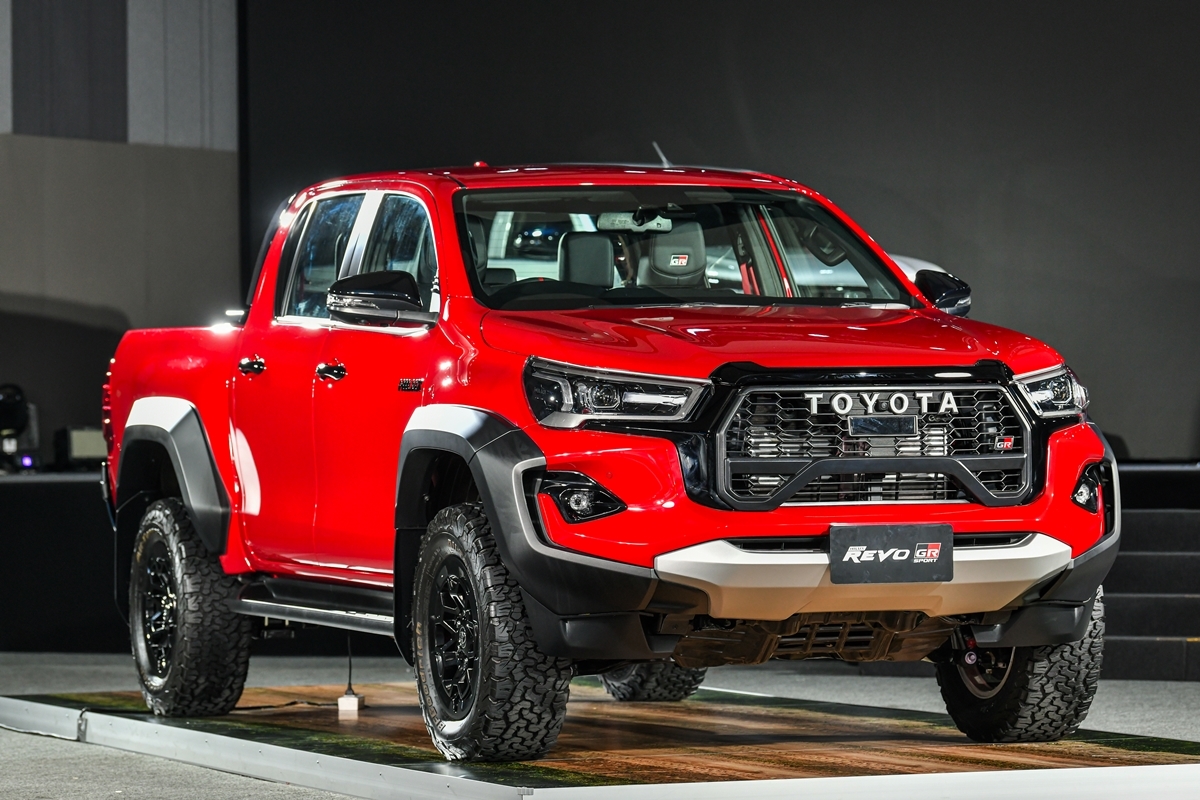 toyota hilux revo 1