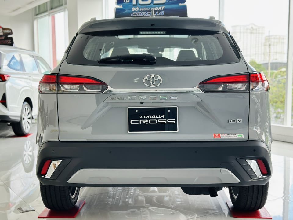 toyota corolla cross 6
