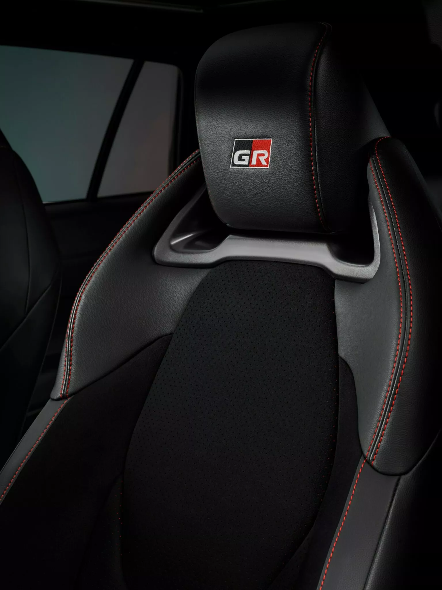 2025 toyota corolla cross 17 1535x2048