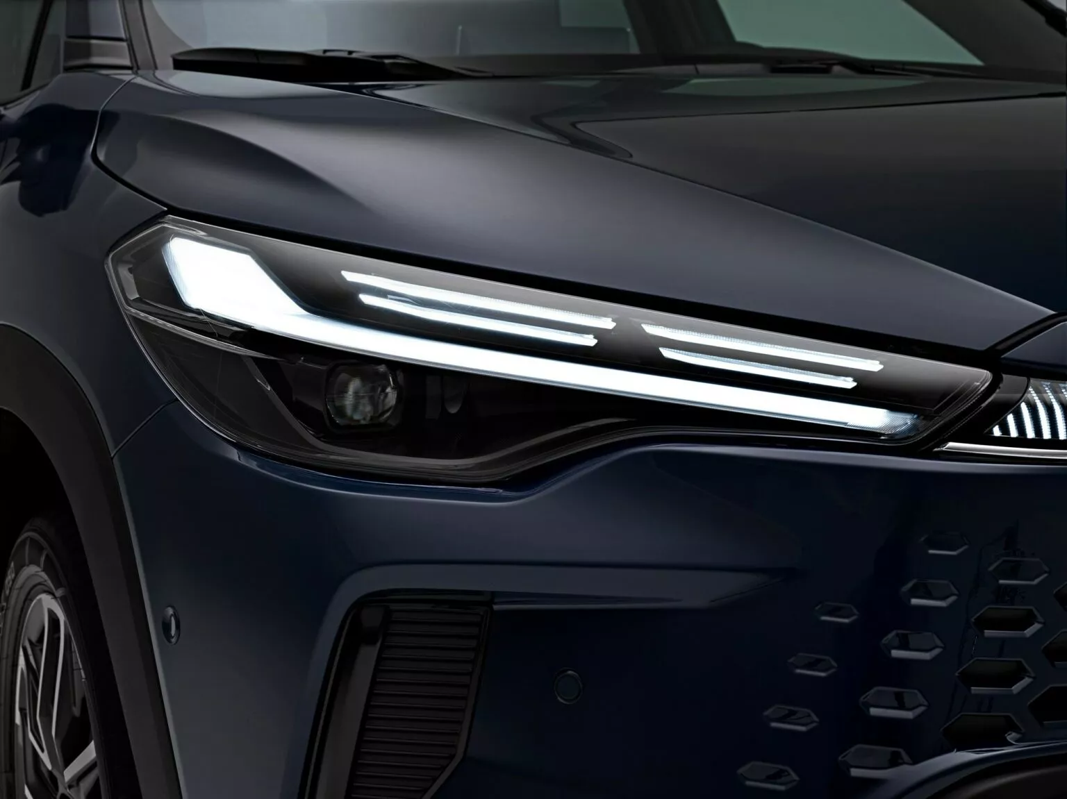 2025 toyota corolla cross 18 1536x1151