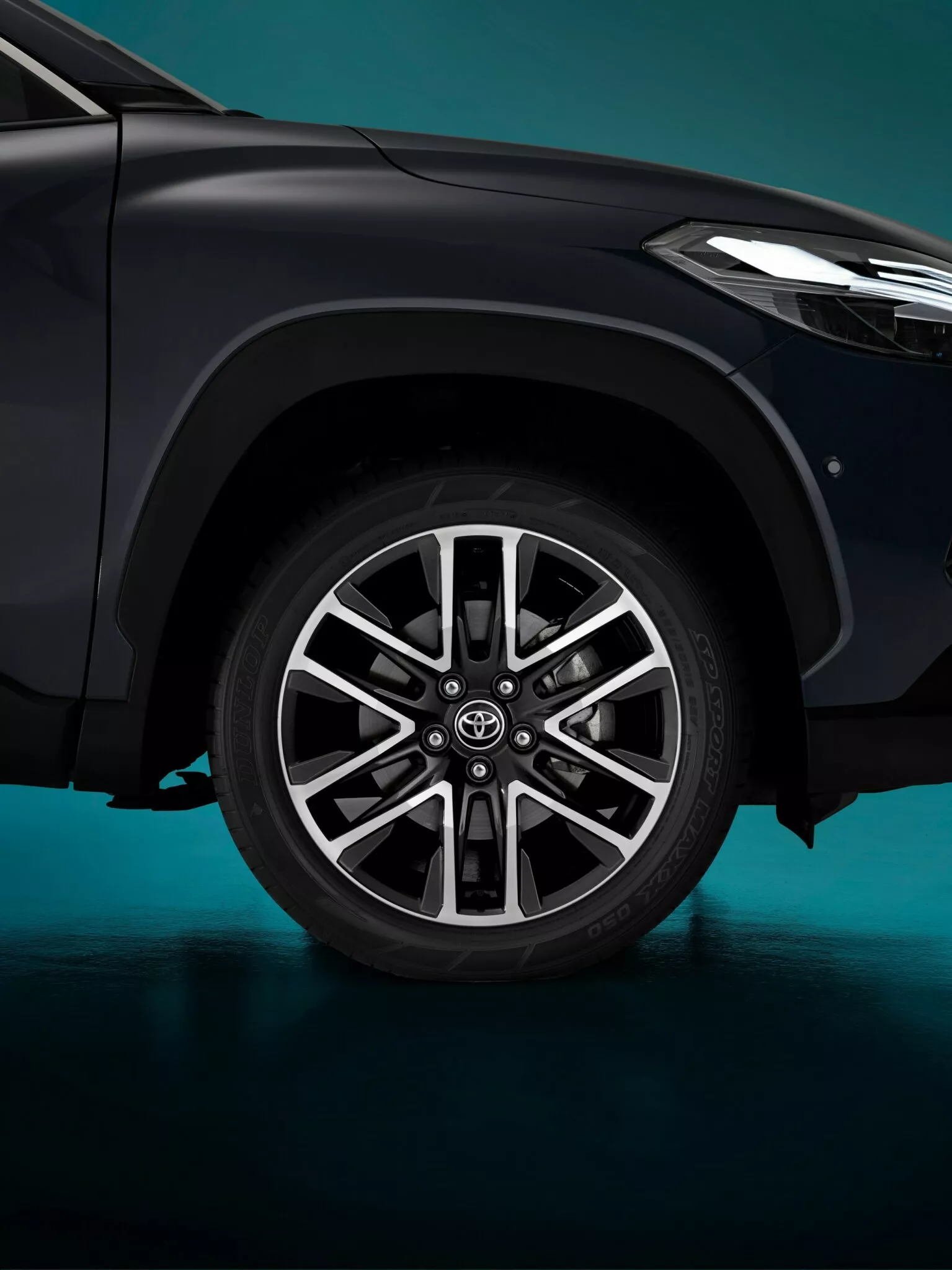 2025 toyota corolla cross 19 1535x2048