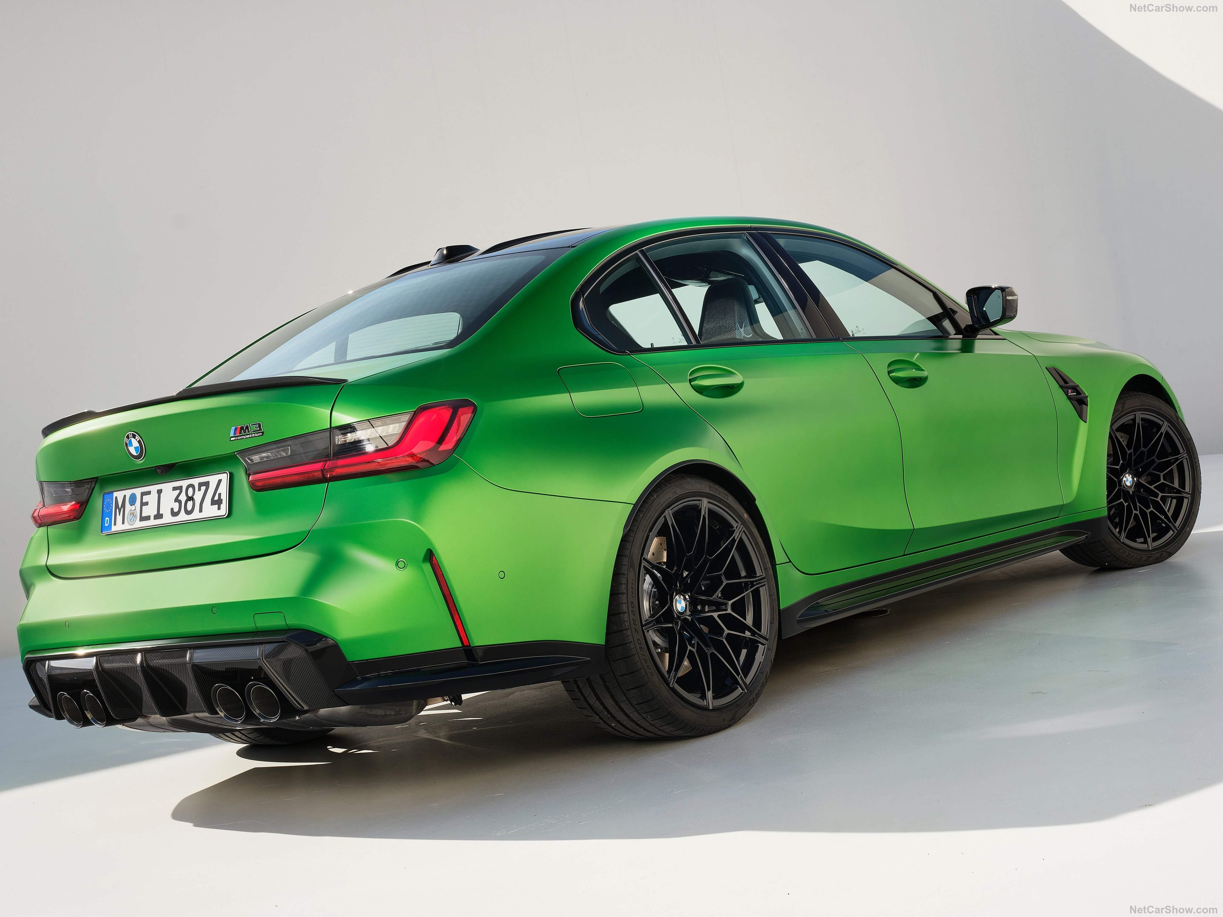 bmw m3sedan 2025 rearthree quarter4255b121