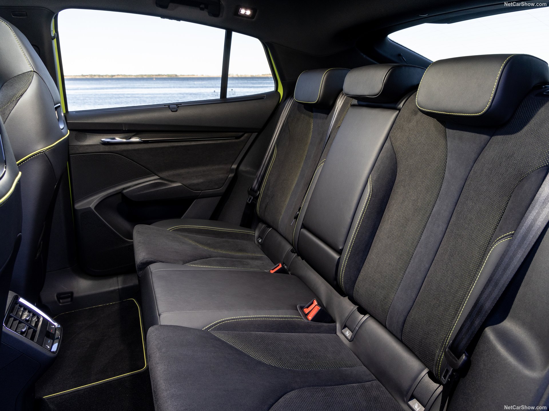 skoda enyaqcoupersiv 2022 hd c374c8d11bc363895910118204425538e7b65faa7