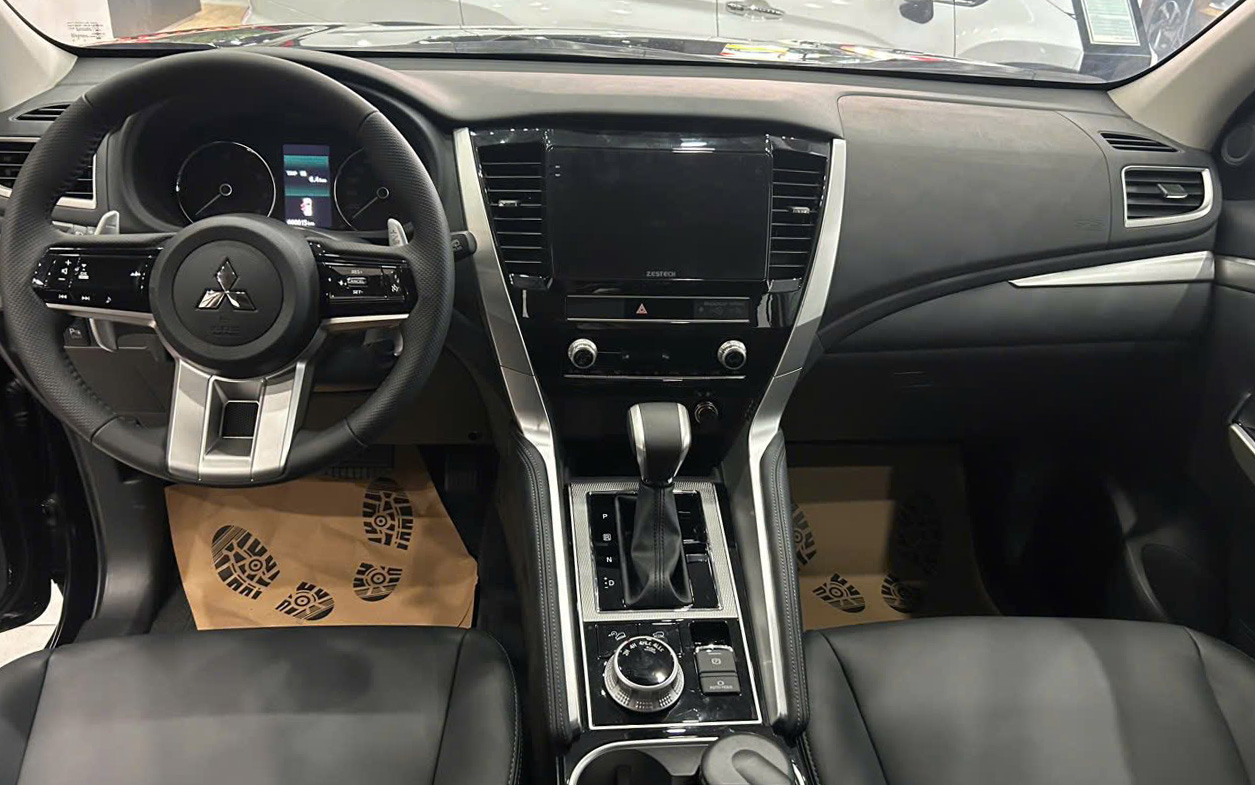 mitsubishi pajero 11