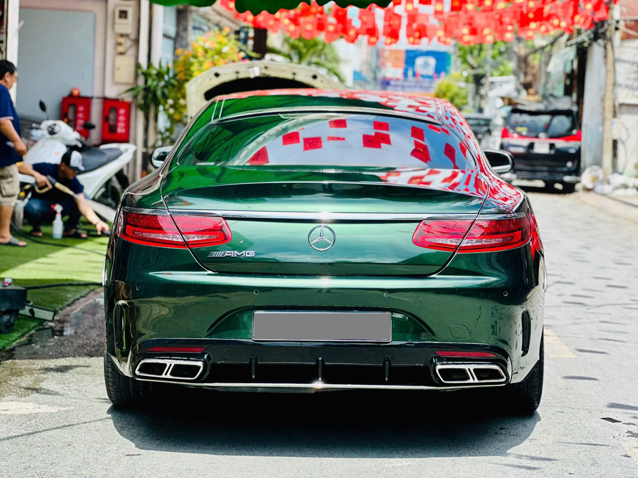 4976444376968354496162885698173005596490124n