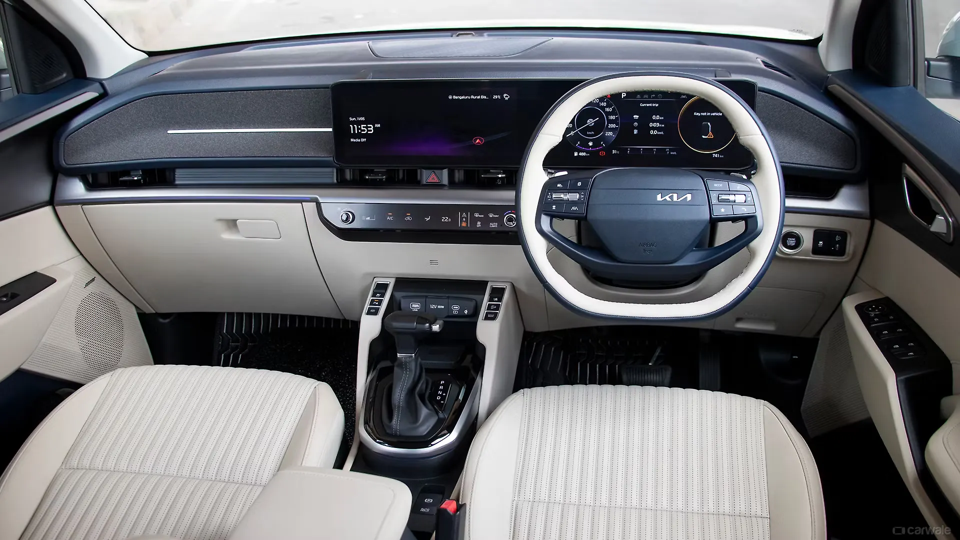 kia carens clavis 2025 4