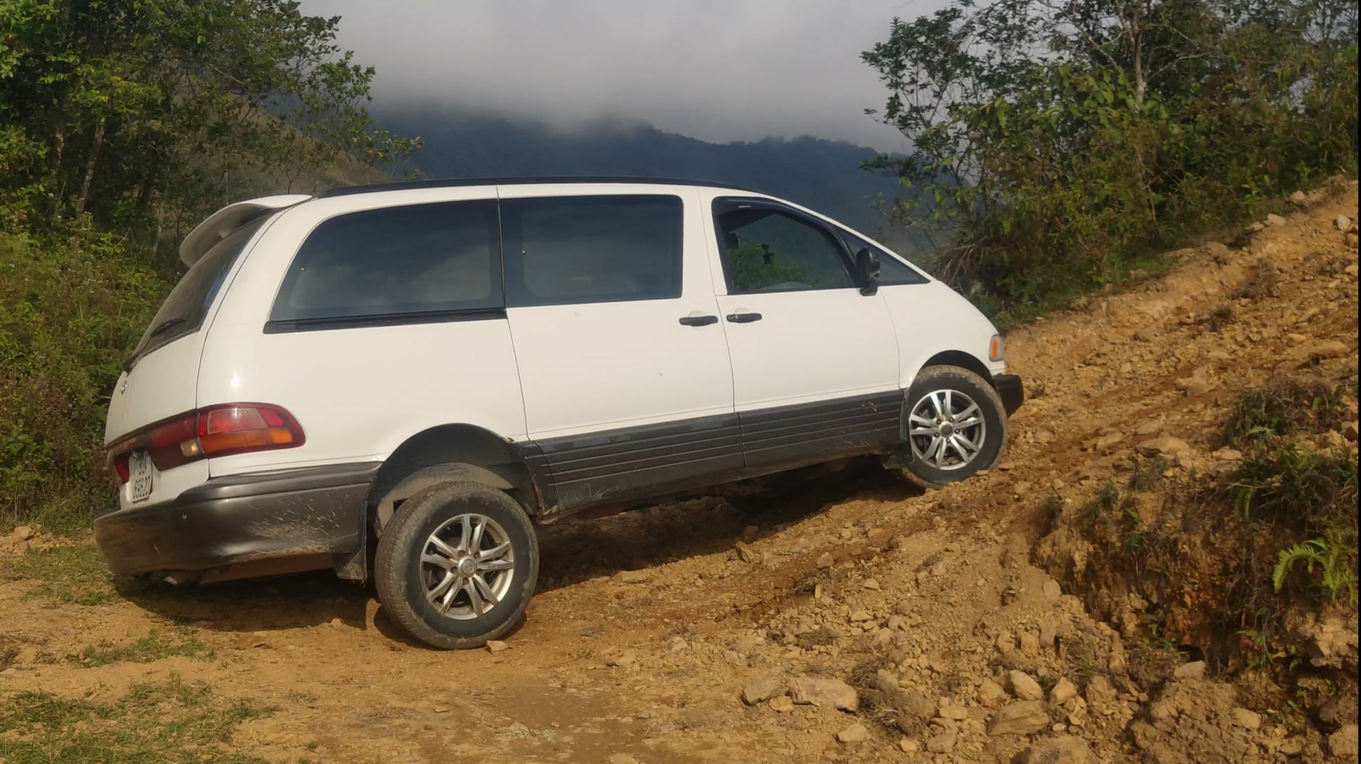 chu xe toyota previa 1990 12