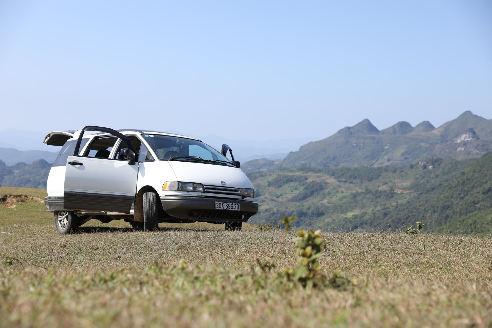 chu xe toyota previa 1990 17