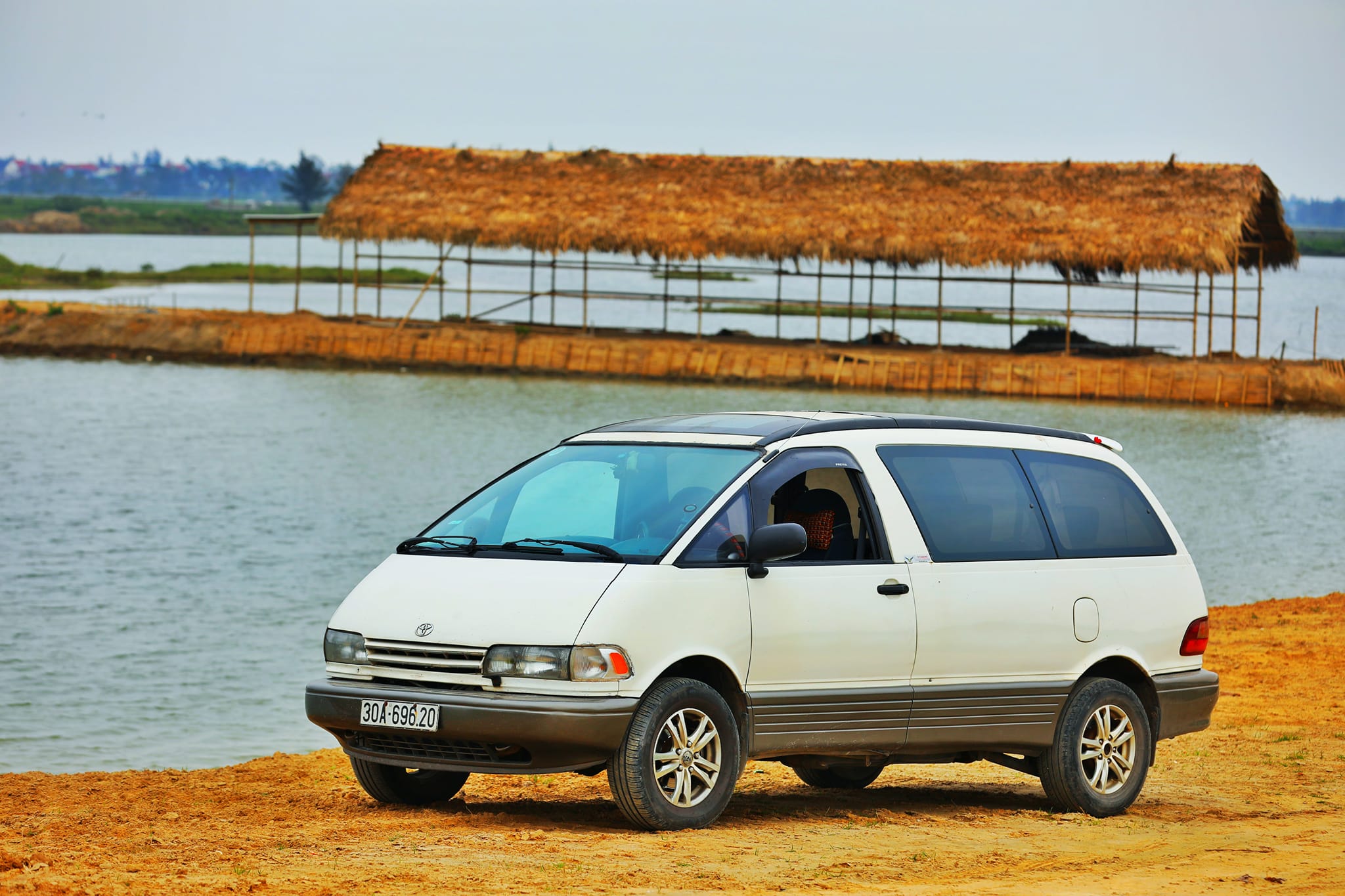 chu xe toyota previa 1990 24