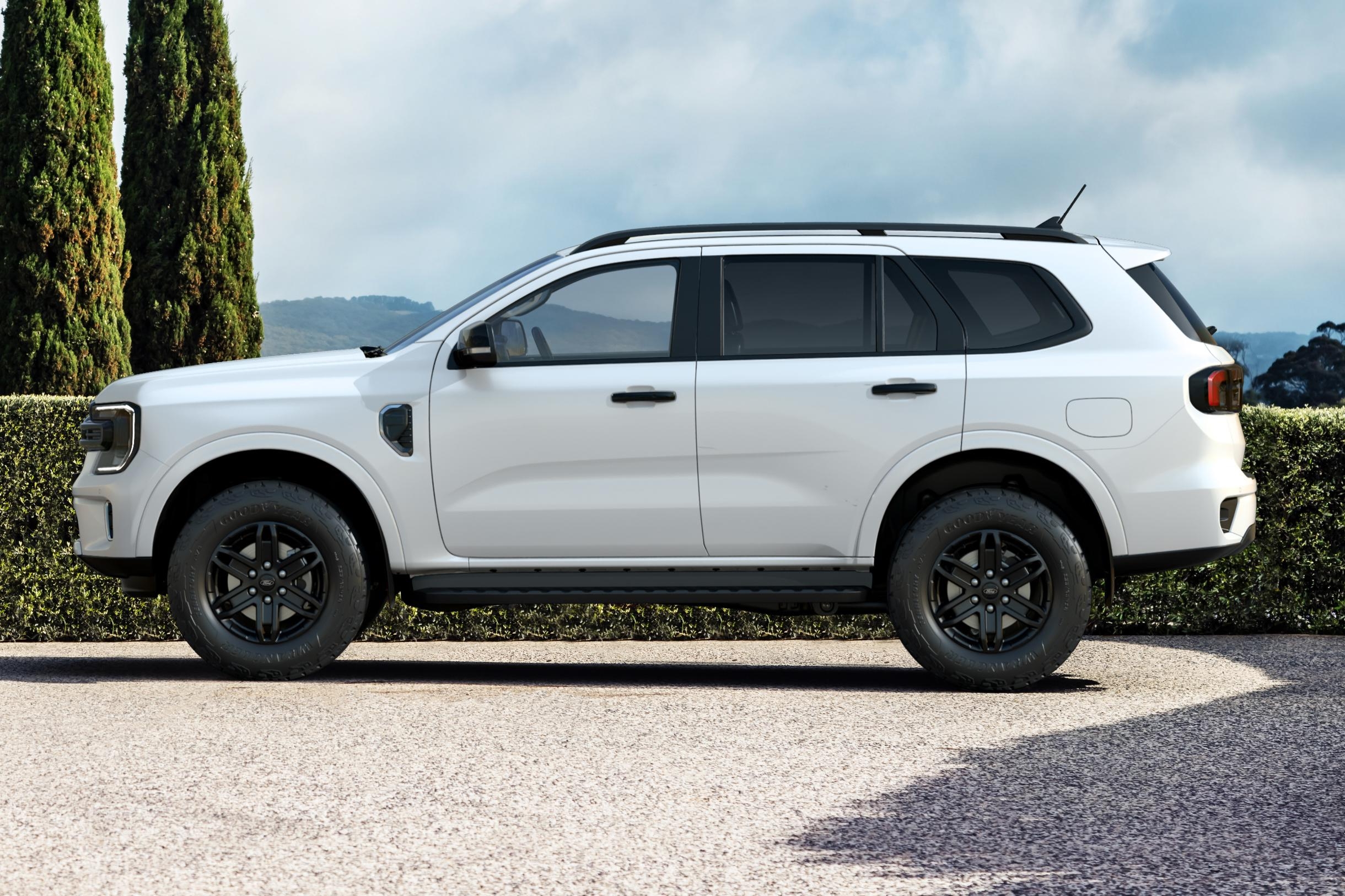 ford everest black edition 5