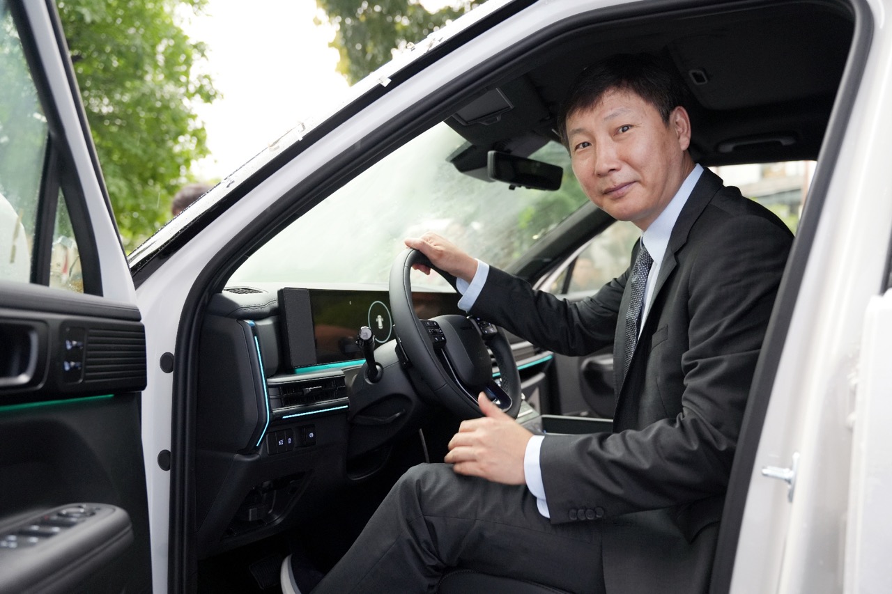 1ongkimsangsikbentrongkhoanglaichiecsantafecalligraphy