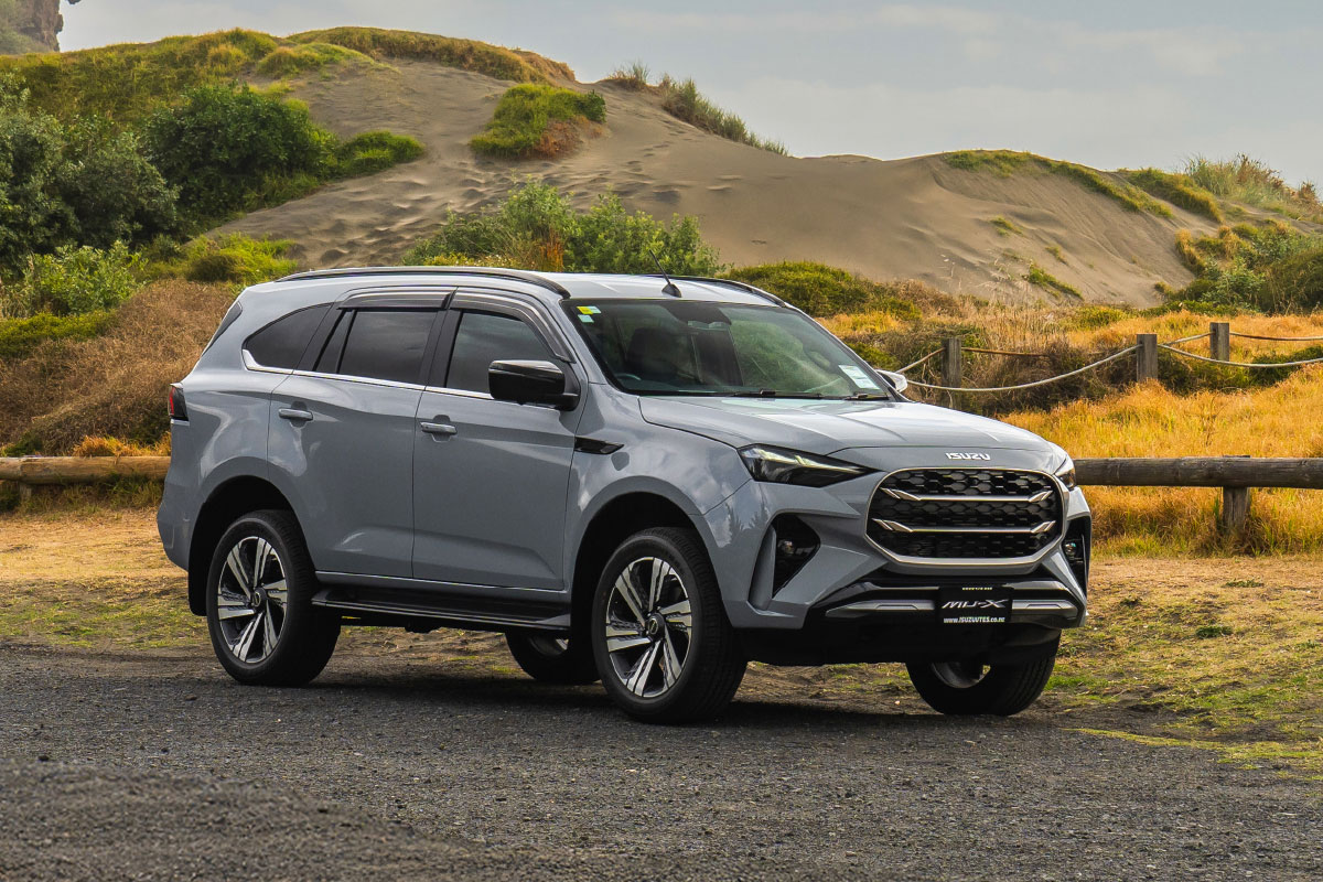 bfs showroom 1200x800 new mu x 1