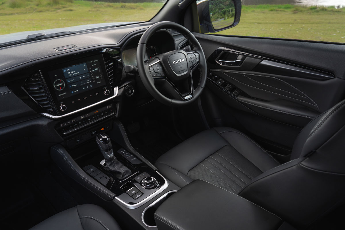 bfs showroom 1200x800 new mu x 6