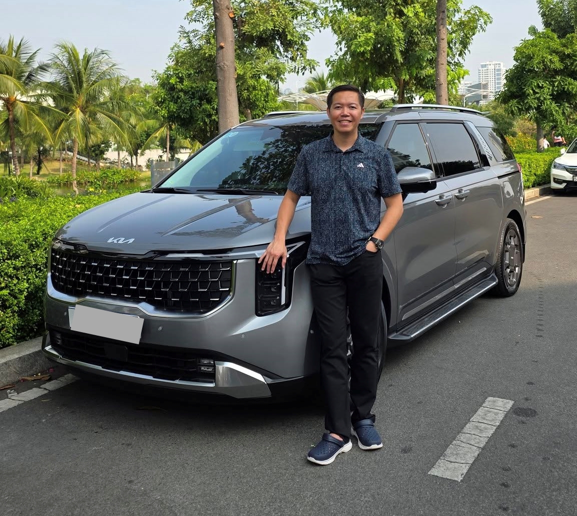 chu xe kia carnival hybrid 4