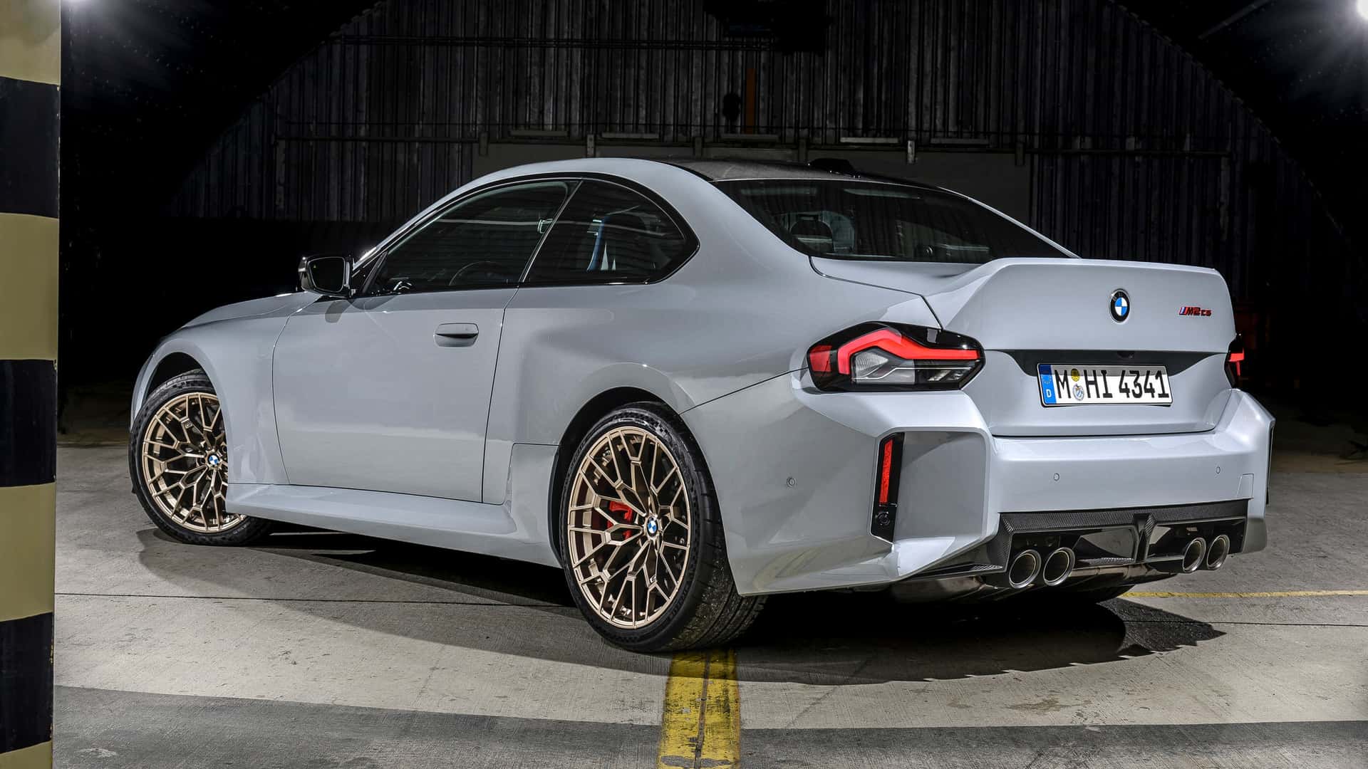 bmw m2 cs 2025 17484215636391315410845