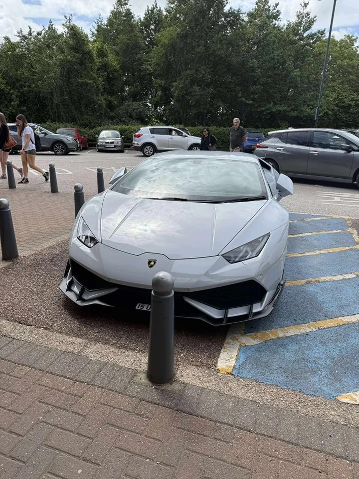 200k supercar disabled spot getting 998510971