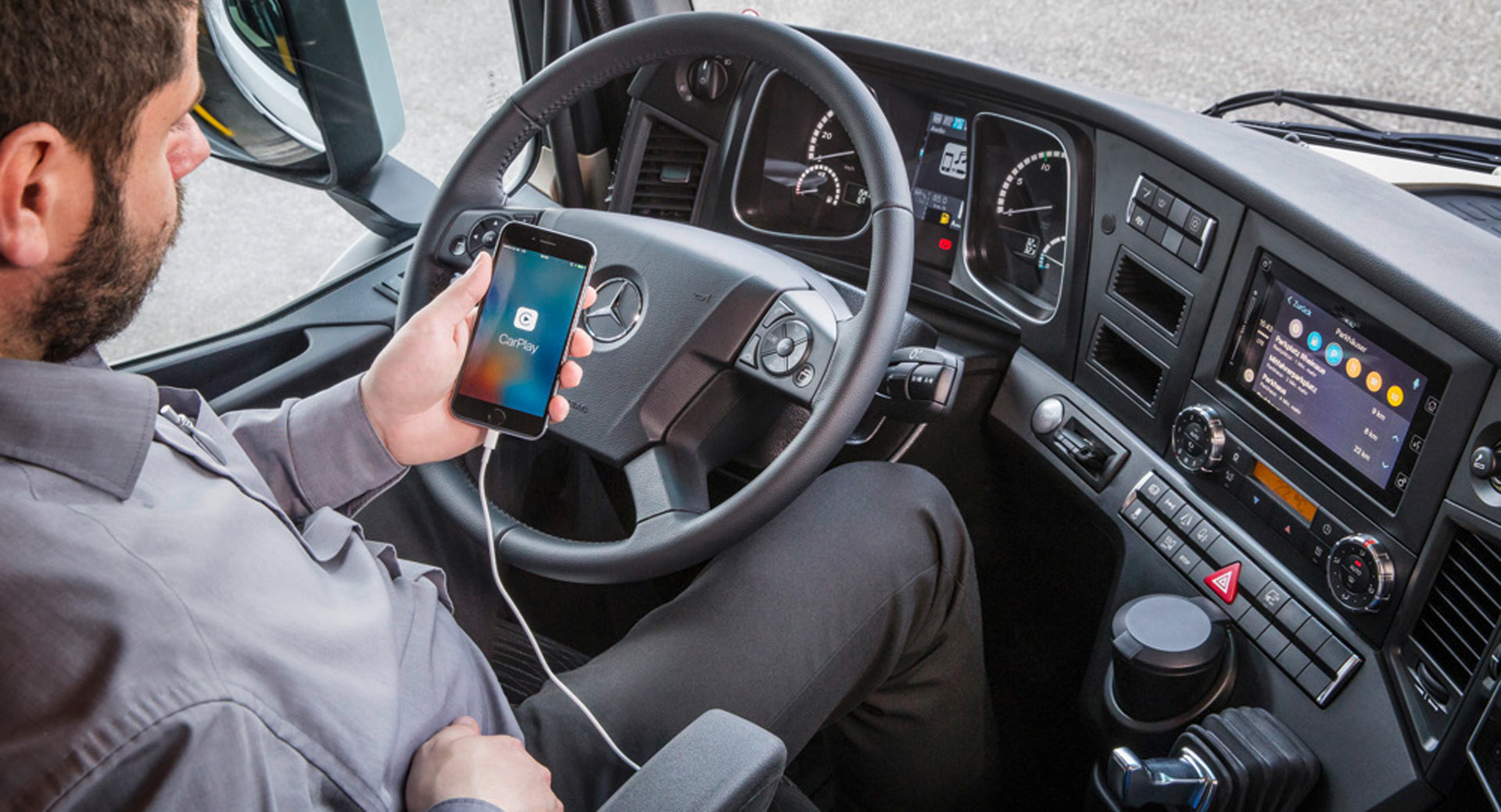 5f4196d9 mobile phone driving 