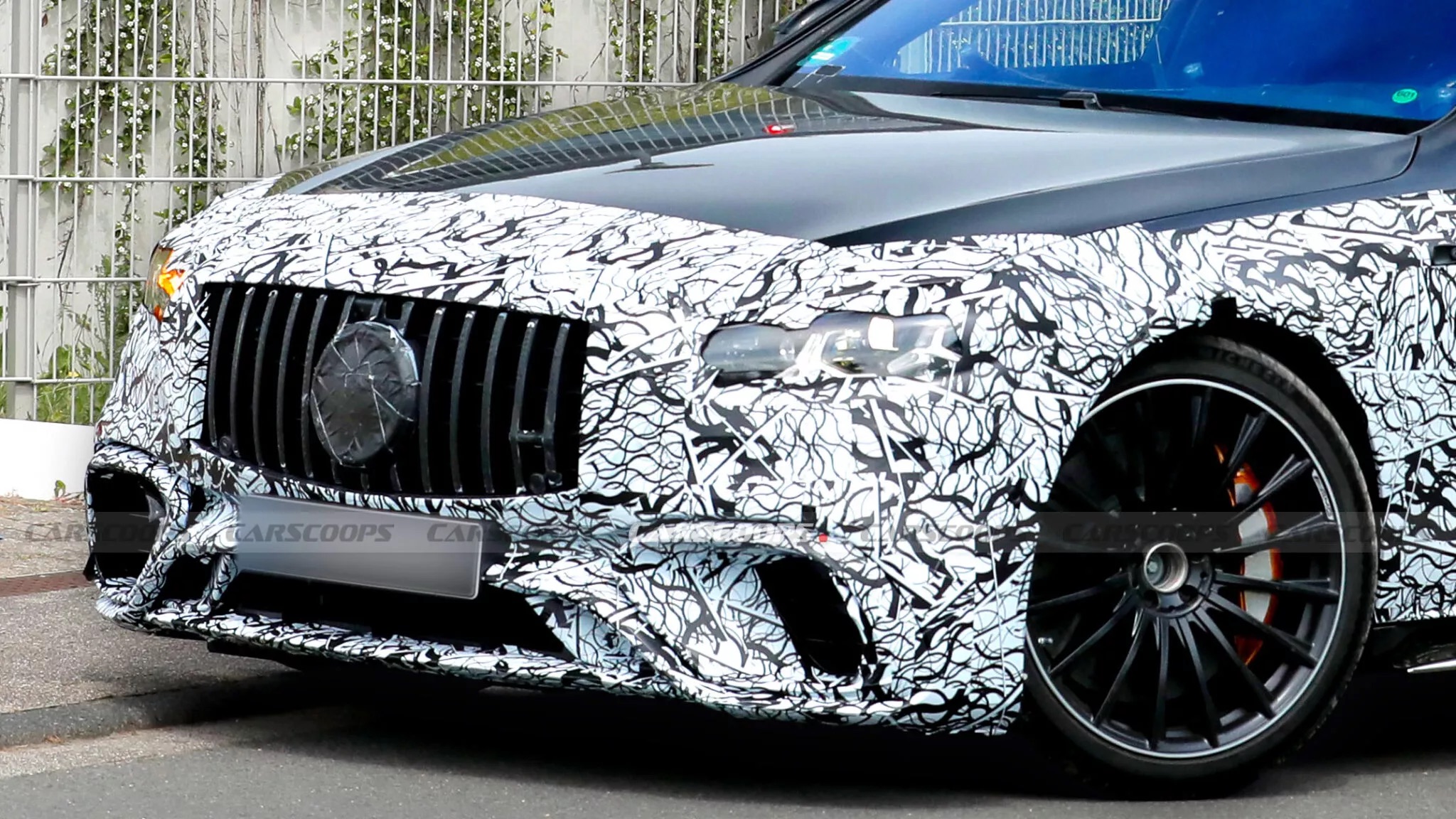 sb16729 copy 2048x1152