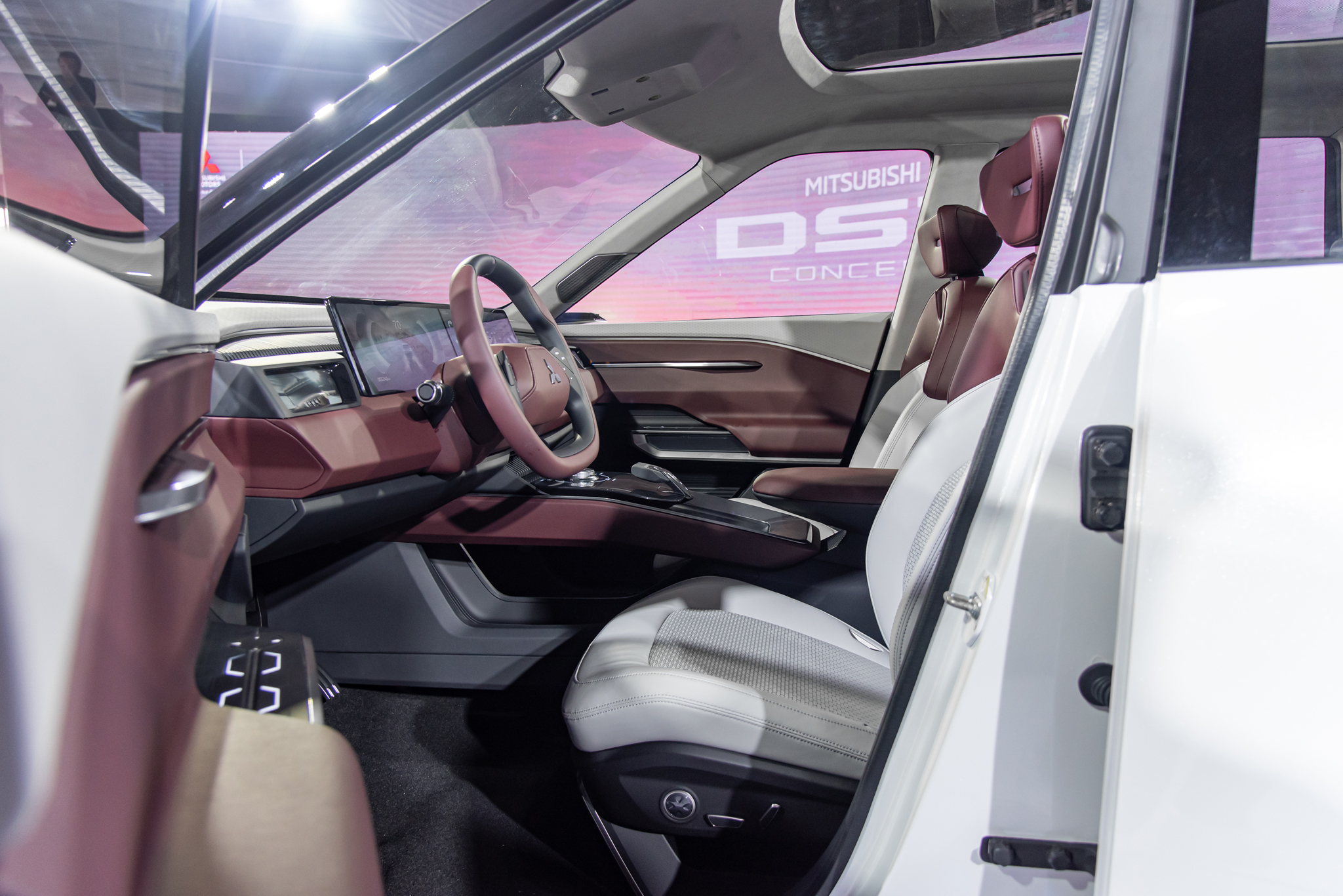 mitsubishi dst concept 12