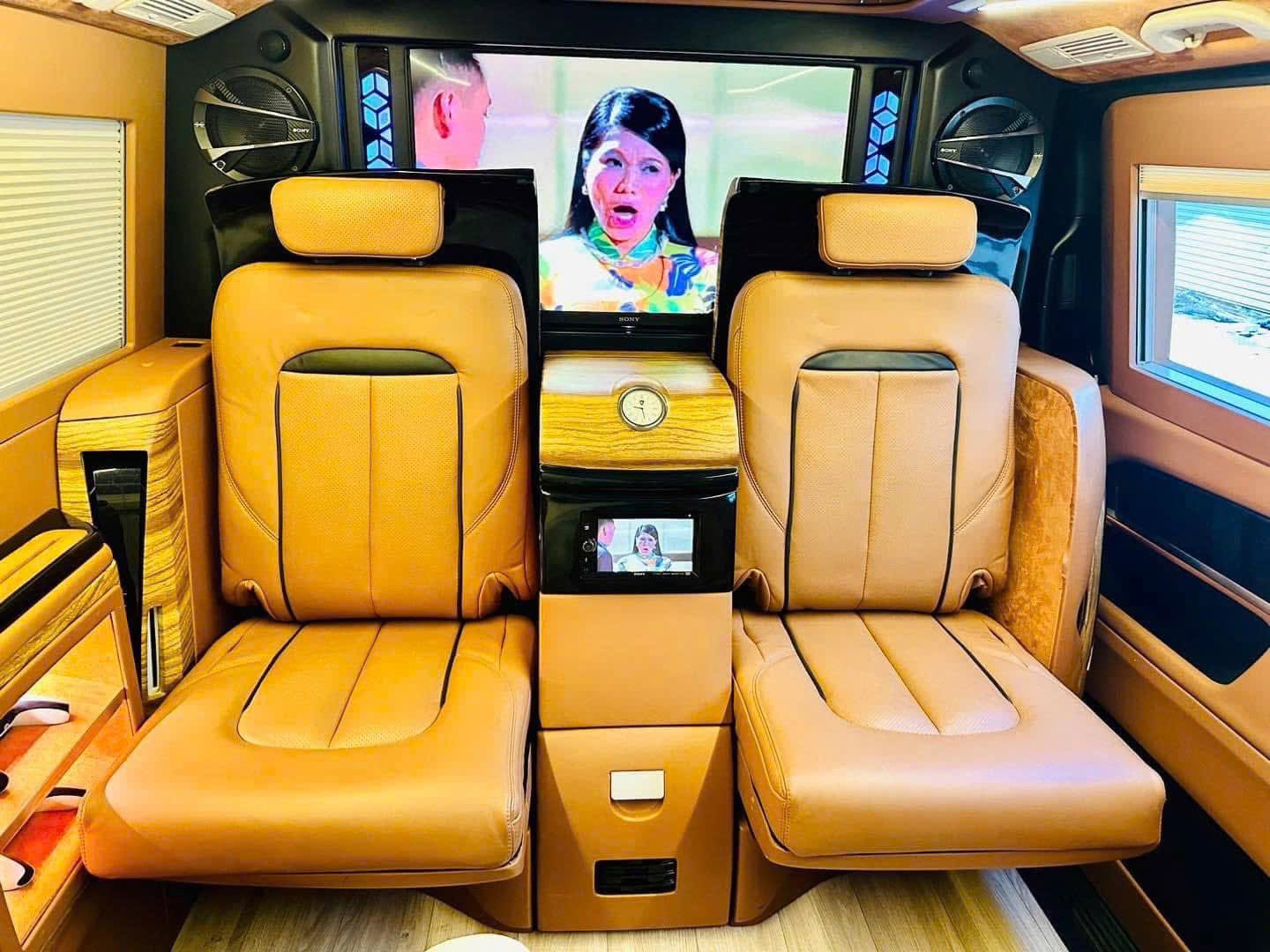 4998238167141193378878998417752292951815706n