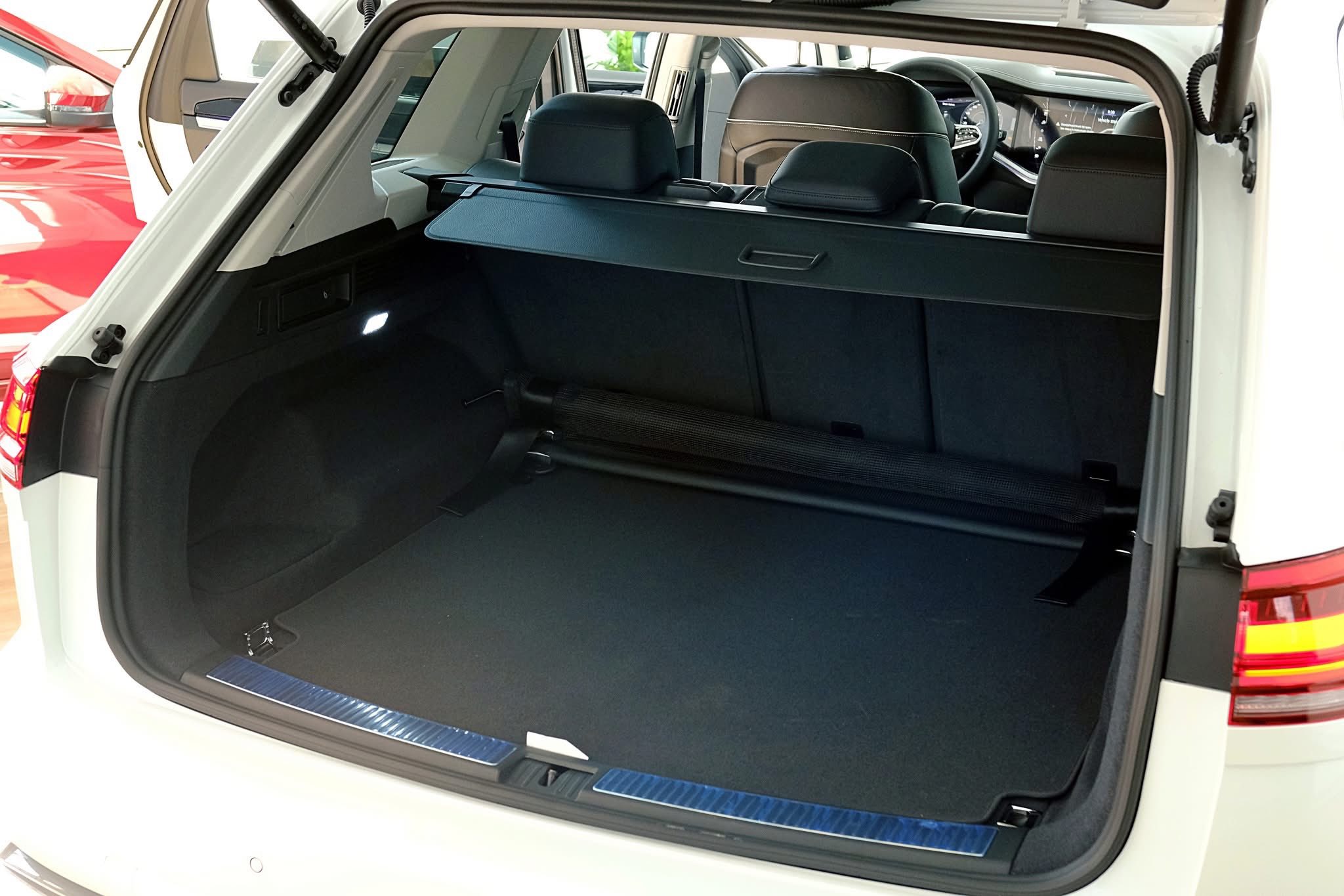 5056776231221520249885906466309671453466138527n