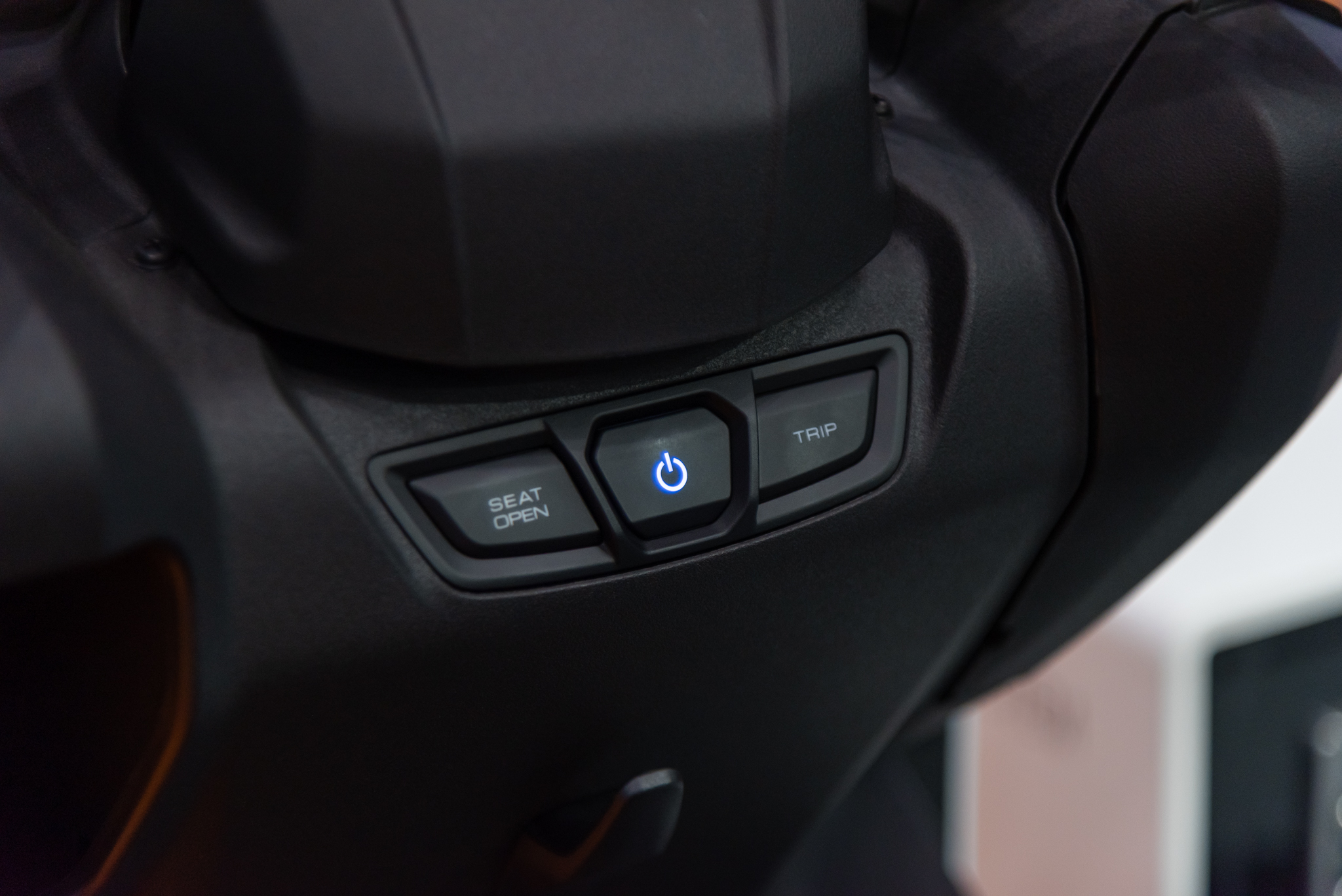 E3 Mobility Deux7 - Xe máy điện Hàn Quốc mới lạ về Việt Nam: Giá dự kiến 100 triệu đồng, nhỏ hơn SH, chạy 120km/sạc- Ảnh 12. E3 Mobility Deux7 - Xe máy điện Hàn Quốc mới lạ về Việt Nam: Giá dự kiến 100 triệu đồng, nhỏ hơn SH, chạy 120km/sạc- Ảnh 12.