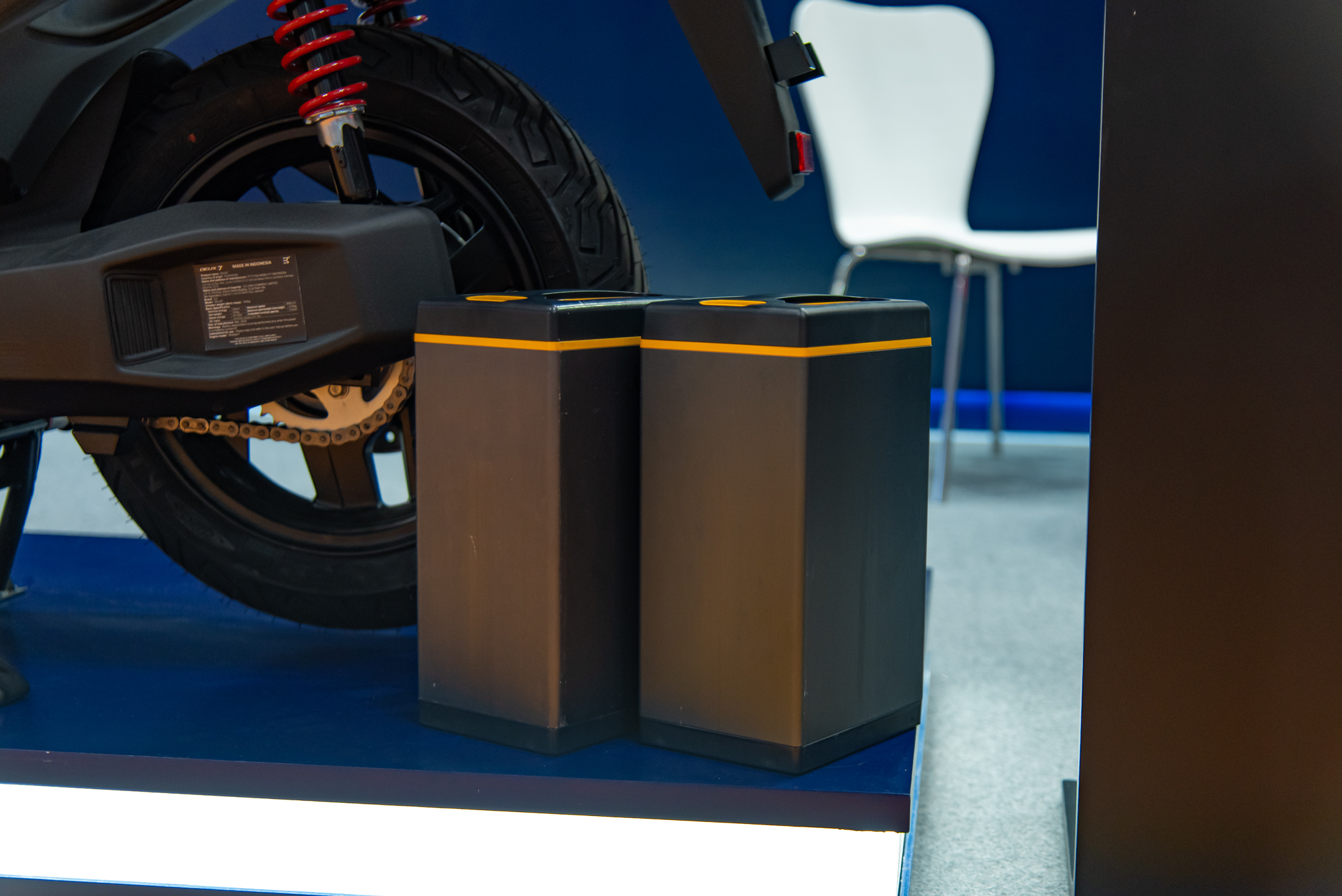 E3 Mobility Deux7 - Xe máy điện Hàn Quốc mới lạ về Việt Nam: Giá dự kiến 100 triệu đồng, nhỏ hơn SH, chạy 120km/sạc- Ảnh 18. E3 Mobility Deux7 - Xe máy điện Hàn Quốc mới lạ về Việt Nam: Giá dự kiến 100 triệu đồng, nhỏ hơn SH, chạy 120km/sạc- Ảnh 18.