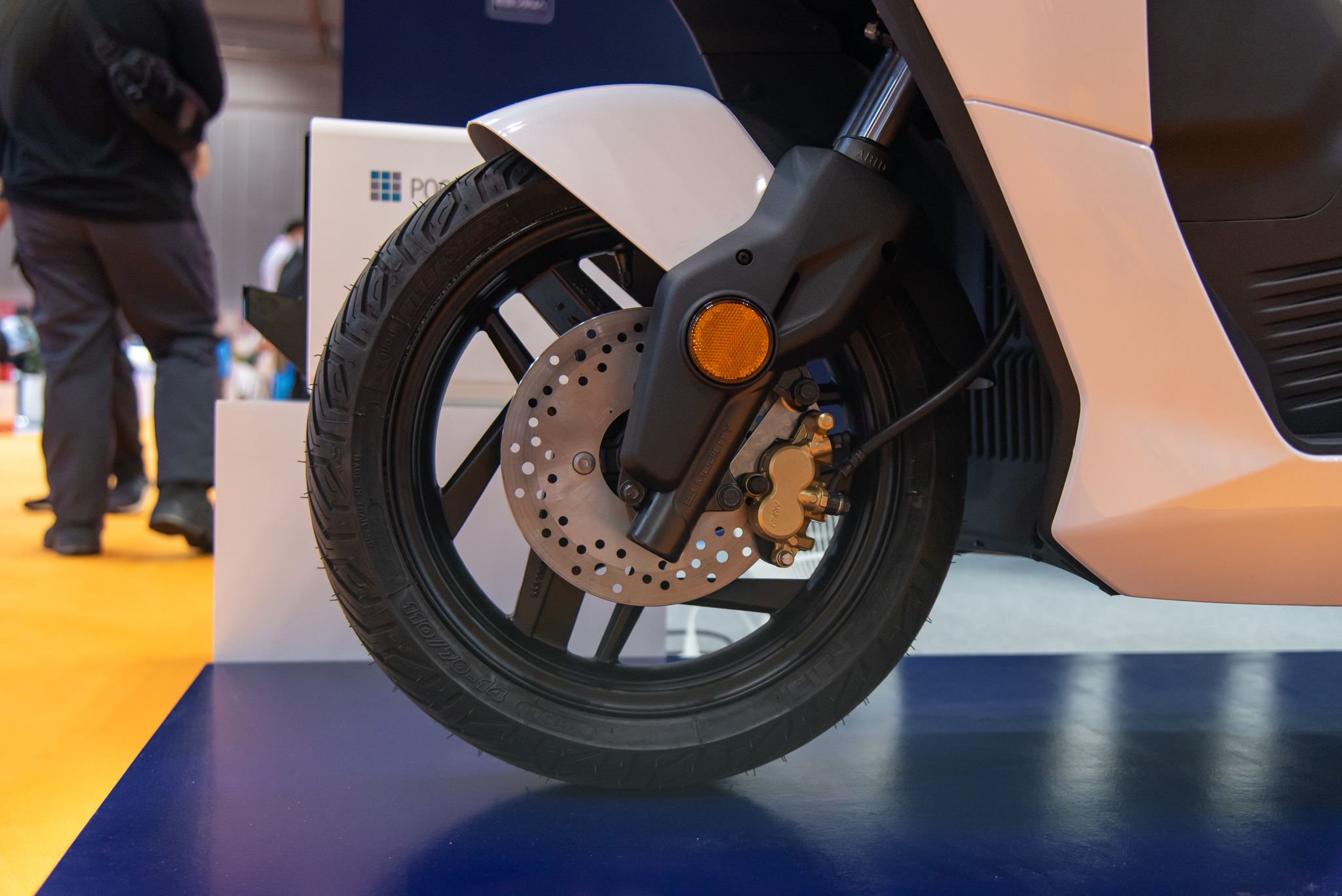 E3 Mobility Deux7 - Xe máy điện Hàn Quốc mới lạ về Việt Nam: Giá dự kiến 100 triệu đồng, nhỏ hơn SH, chạy 120km/sạc- Ảnh 5. E3 Mobility Deux7 - Xe máy điện Hàn Quốc mới lạ về Việt Nam: Giá dự kiến 100 triệu đồng, nhỏ hơn SH, chạy 120km/sạc- Ảnh 5.