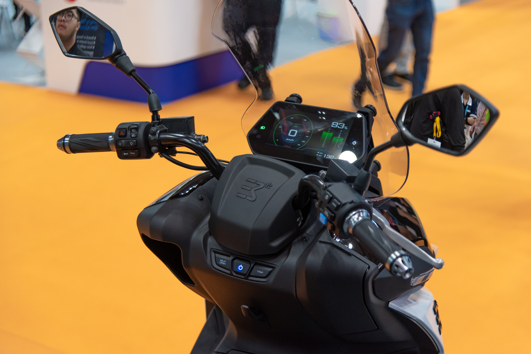 E3 Mobility Deux7 - Xe máy điện Hàn Quốc mới lạ về Việt Nam: Giá dự kiến 100 triệu đồng, nhỏ hơn SH, chạy 120km/sạc- Ảnh 7. E3 Mobility Deux7 - Xe máy điện Hàn Quốc mới lạ về Việt Nam: Giá dự kiến 100 triệu đồng, nhỏ hơn SH, chạy 120km/sạc- Ảnh 7.