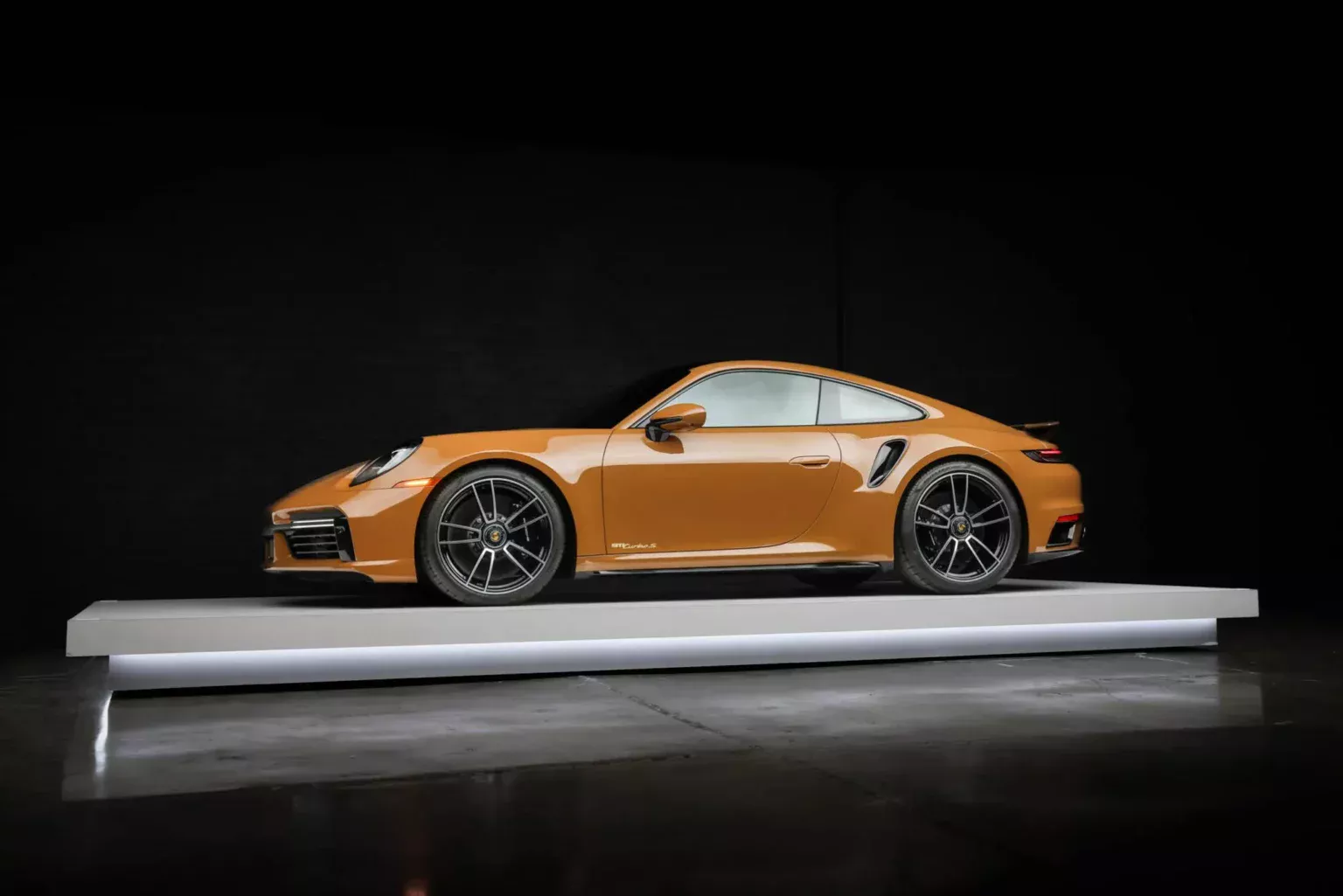 2025 porsche 911 turbo s sepia brown 1 1536x1025