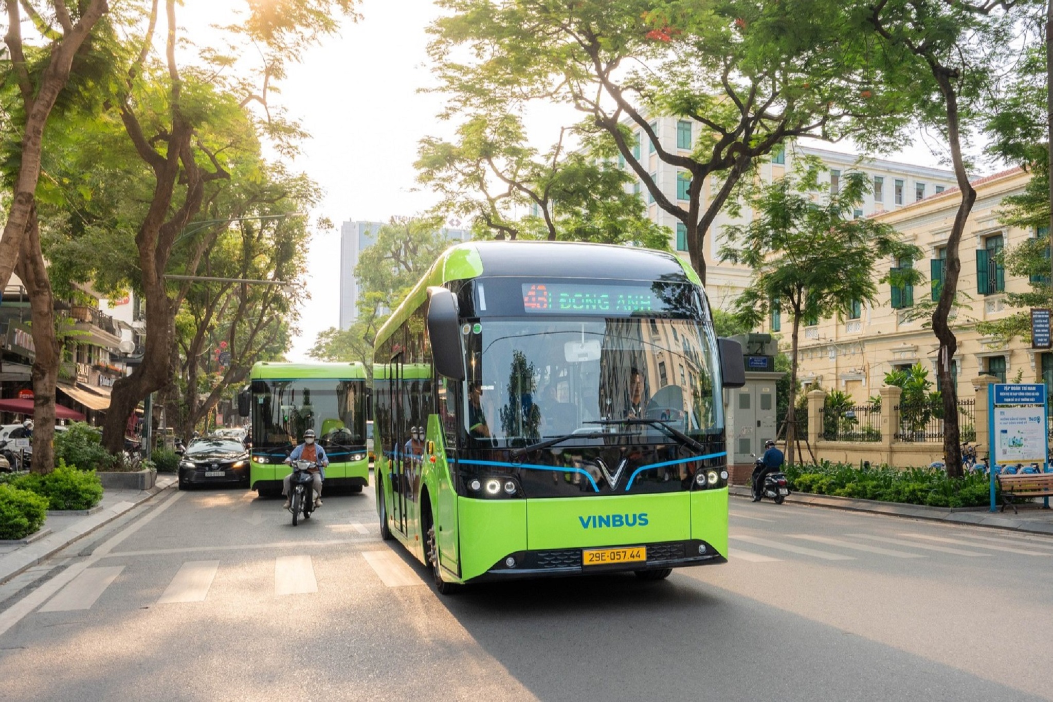 Mỗi giờ có 35 người Hà Nội mua xe máy điện VinFast, đẩy 600 xe xăng ra khỏi Thủ đô chỉ trong 2 ngày- Ảnh 9. Mỗi giờ có 35 người Hà Nội mua xe máy điện VinFast, đẩy 600 xe xăng ra khỏi Thủ đô chỉ trong 2 ngày- Ảnh 9.
