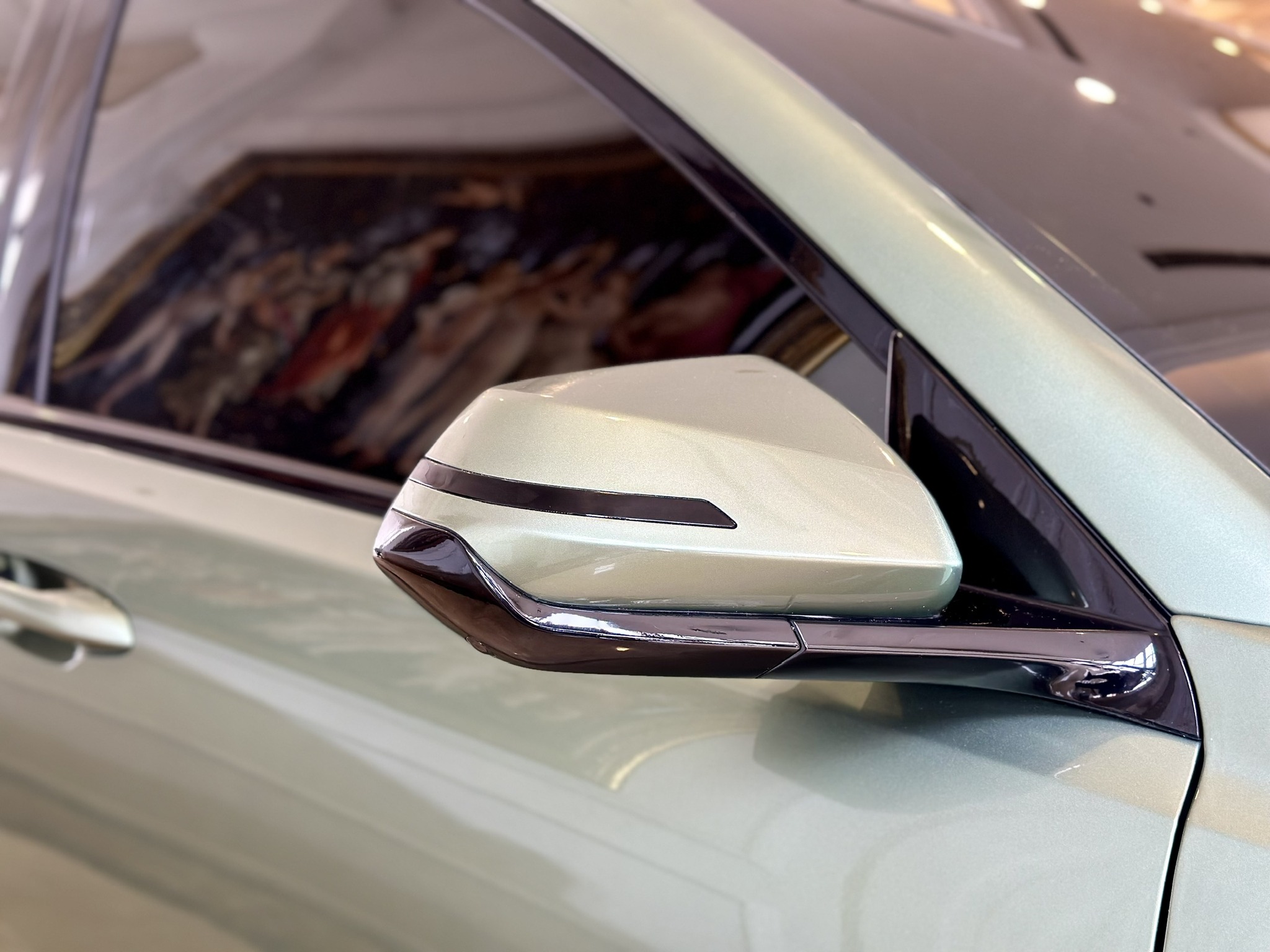 vinfast limo green 6