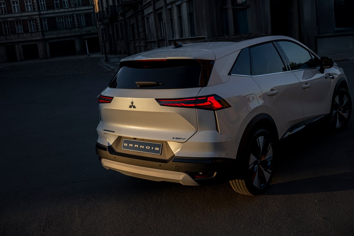 mitsubishi grandis 2